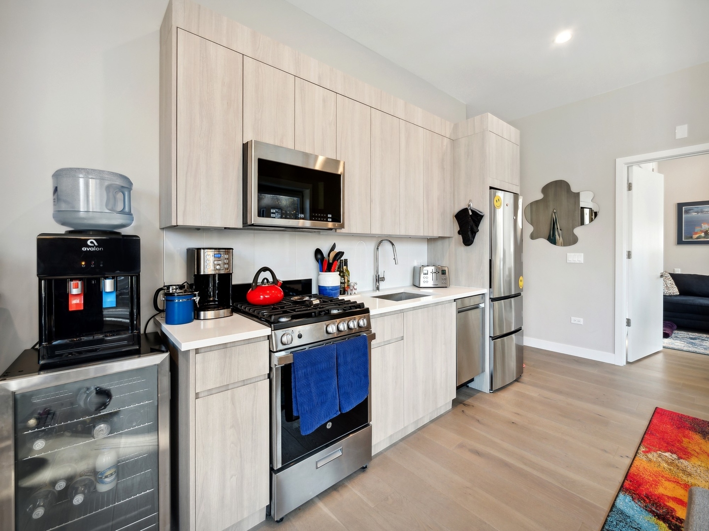 3757 N Sheffield Avenue Unit: 10