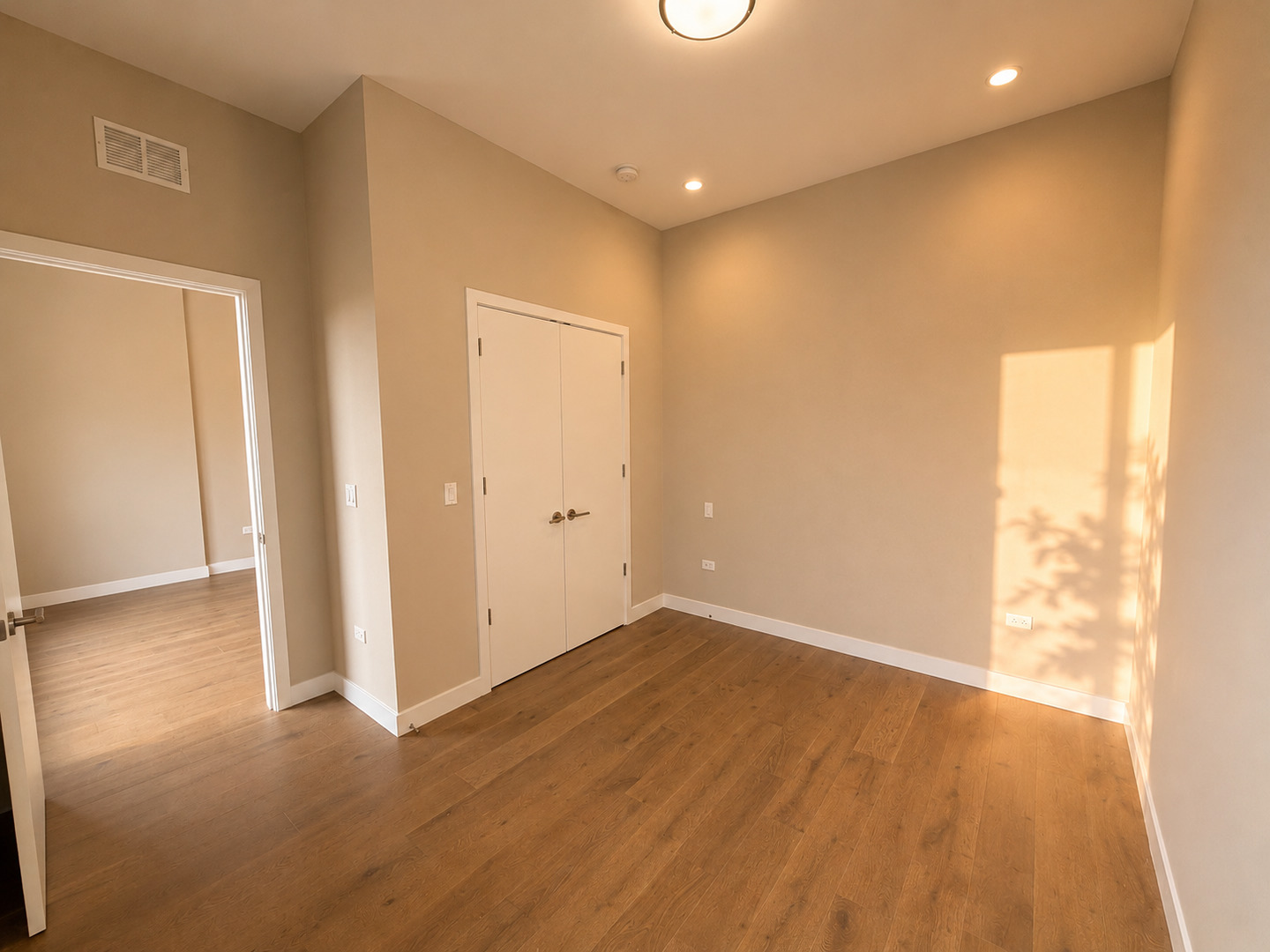 3757 N Sheffield Avenue Unit: 408
