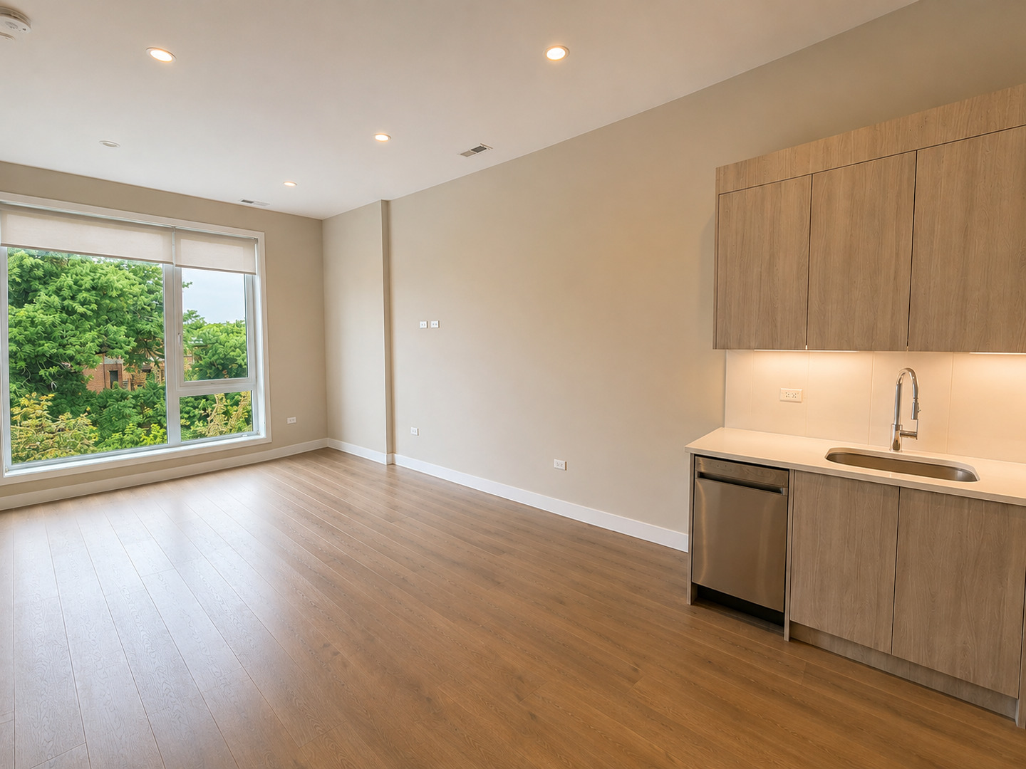 3757 N Sheffield Avenue Unit: 408