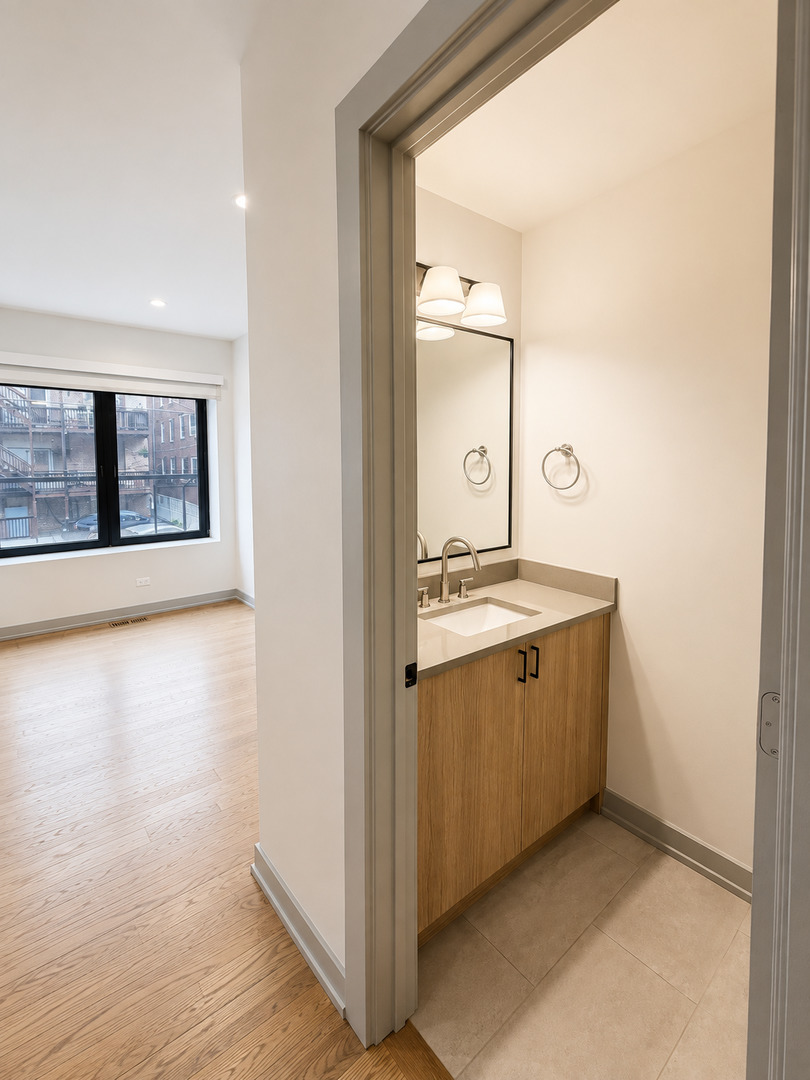 1337 W Estes Avenue Unit: 1D