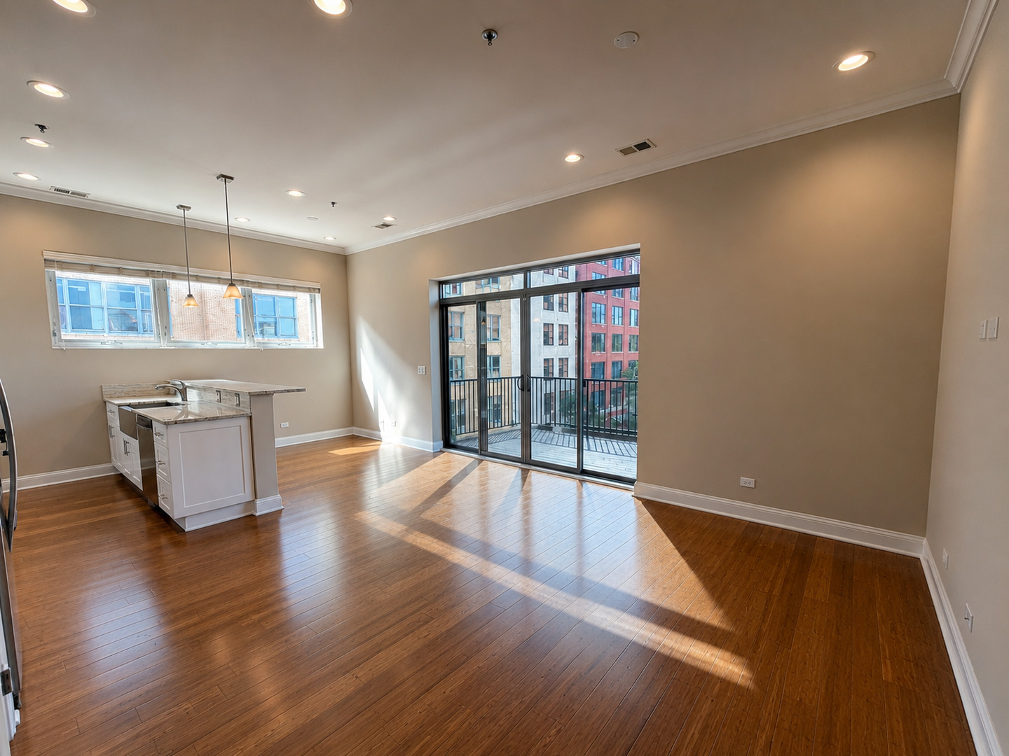 1002 W Van Buren Street Unit: 402