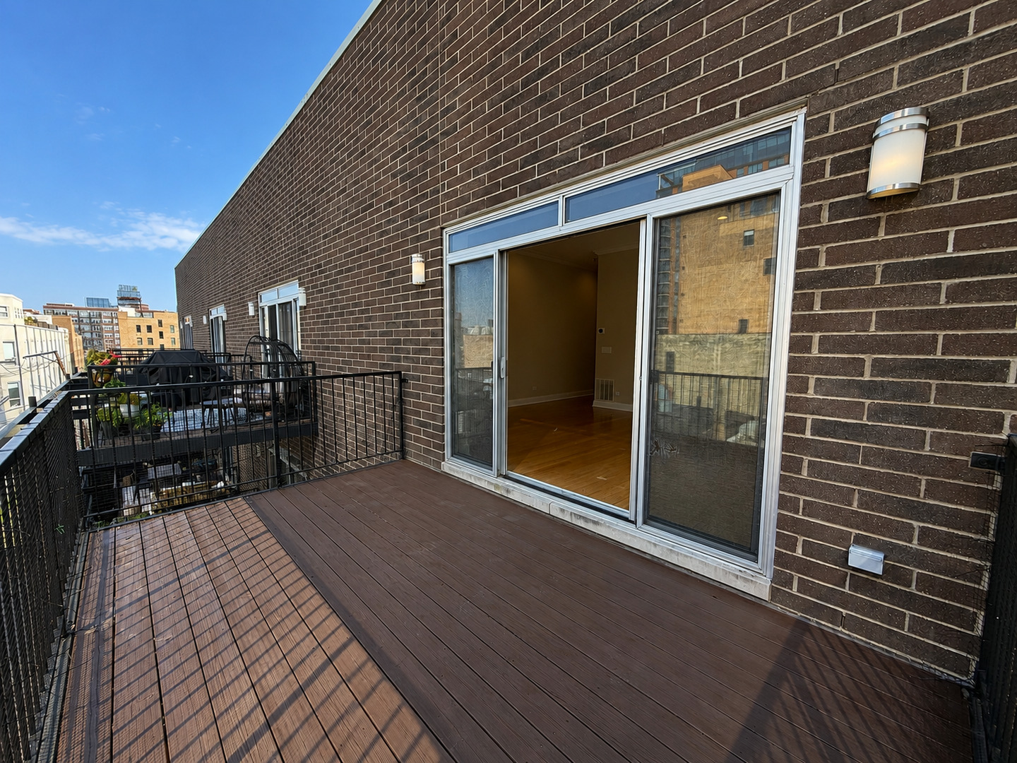 1002 W Van Buren Street Unit: 402