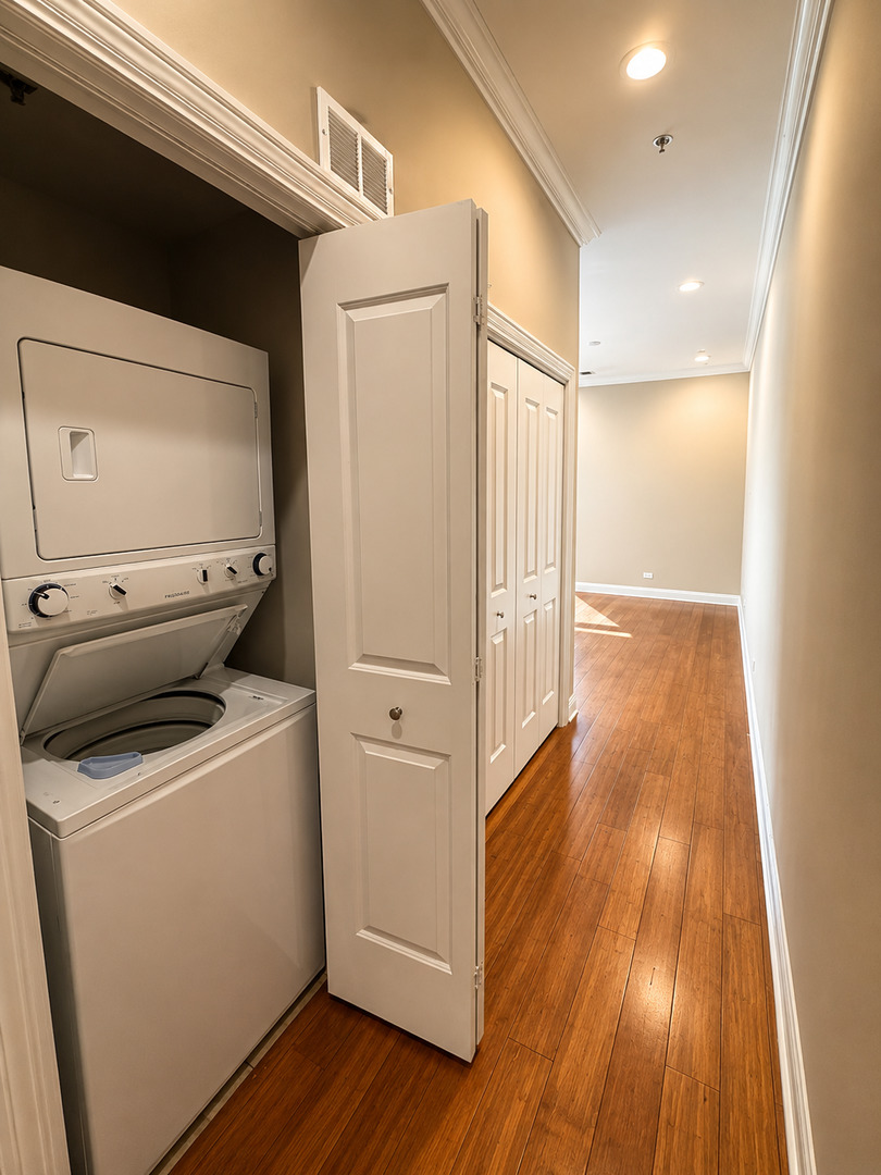 1002 W Van Buren Street Unit: 402