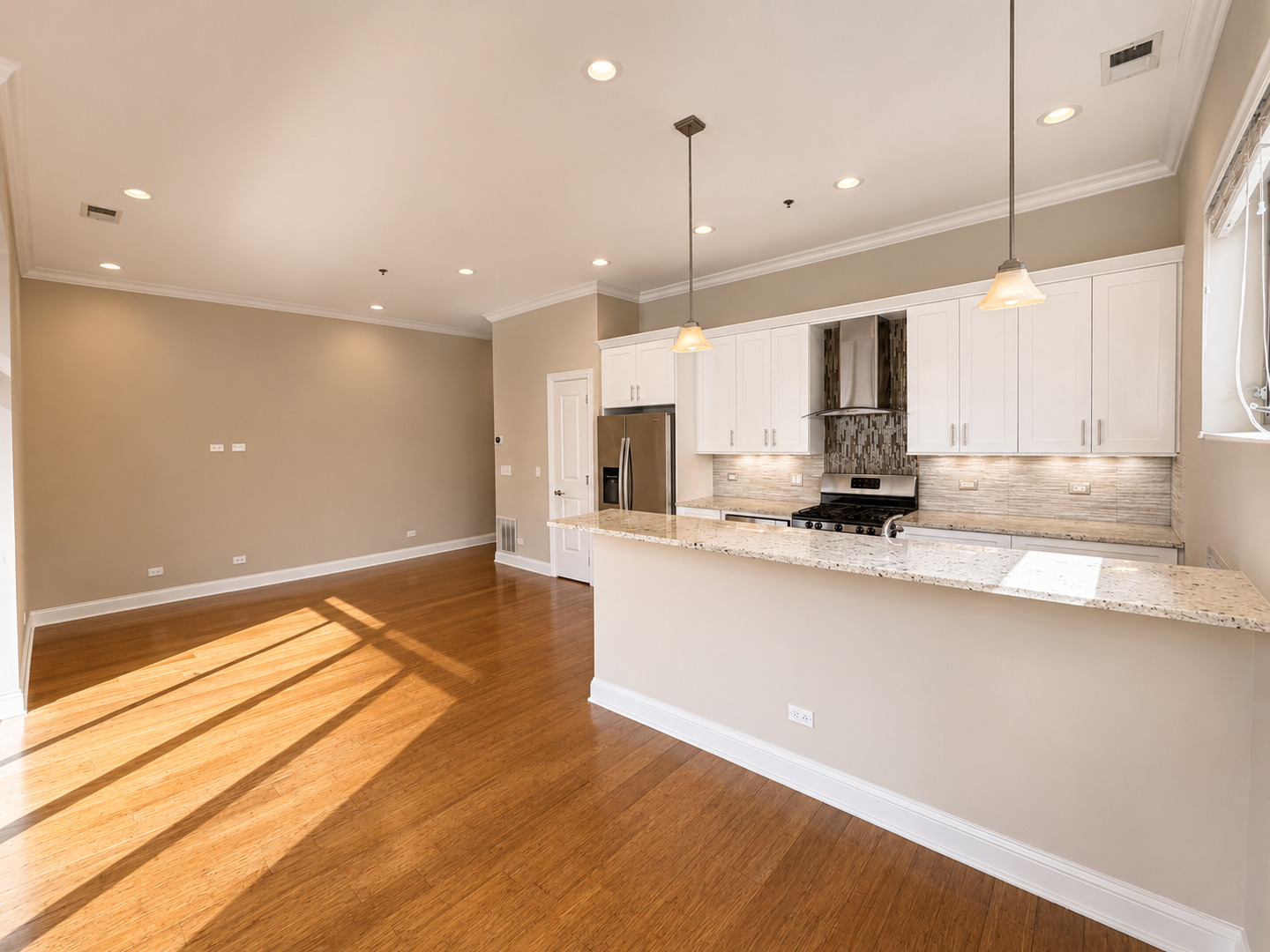 1002 W Van Buren Street Unit: 402