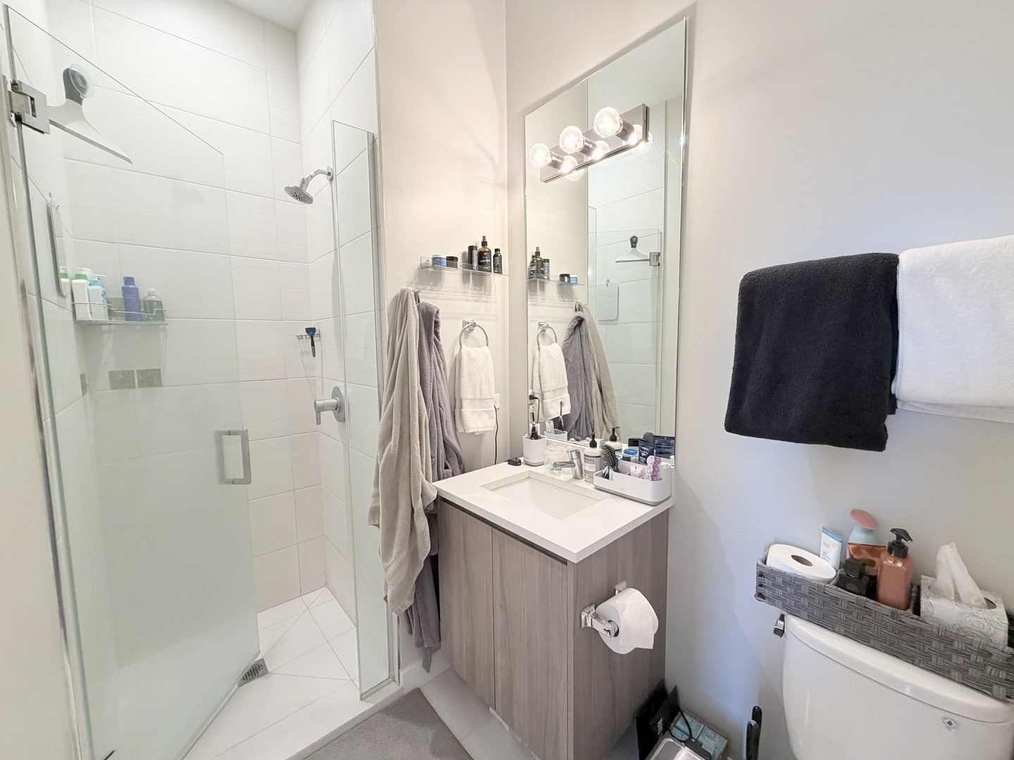 3757 N Sheffield Avenue Unit: 302