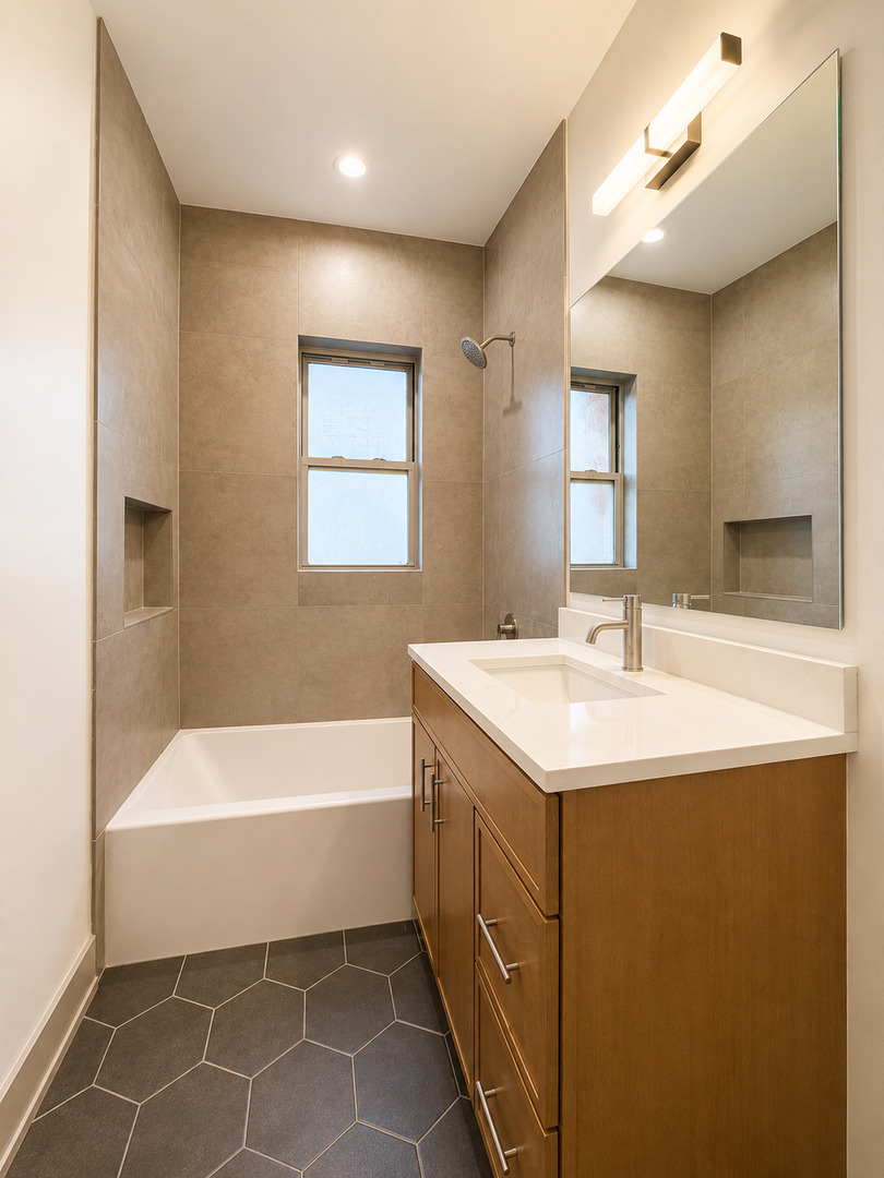 1904 W Pratt Boulevard Unit: 1A