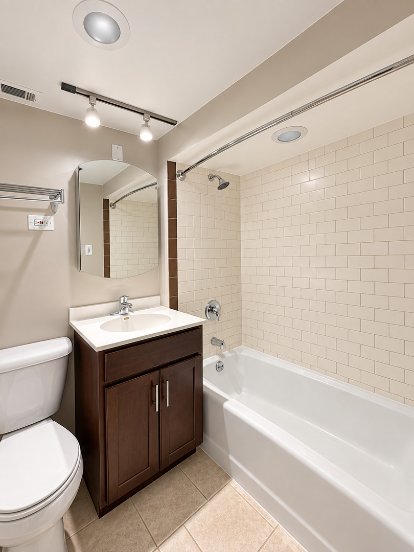 3170 N Sheridan Road Unit: 625