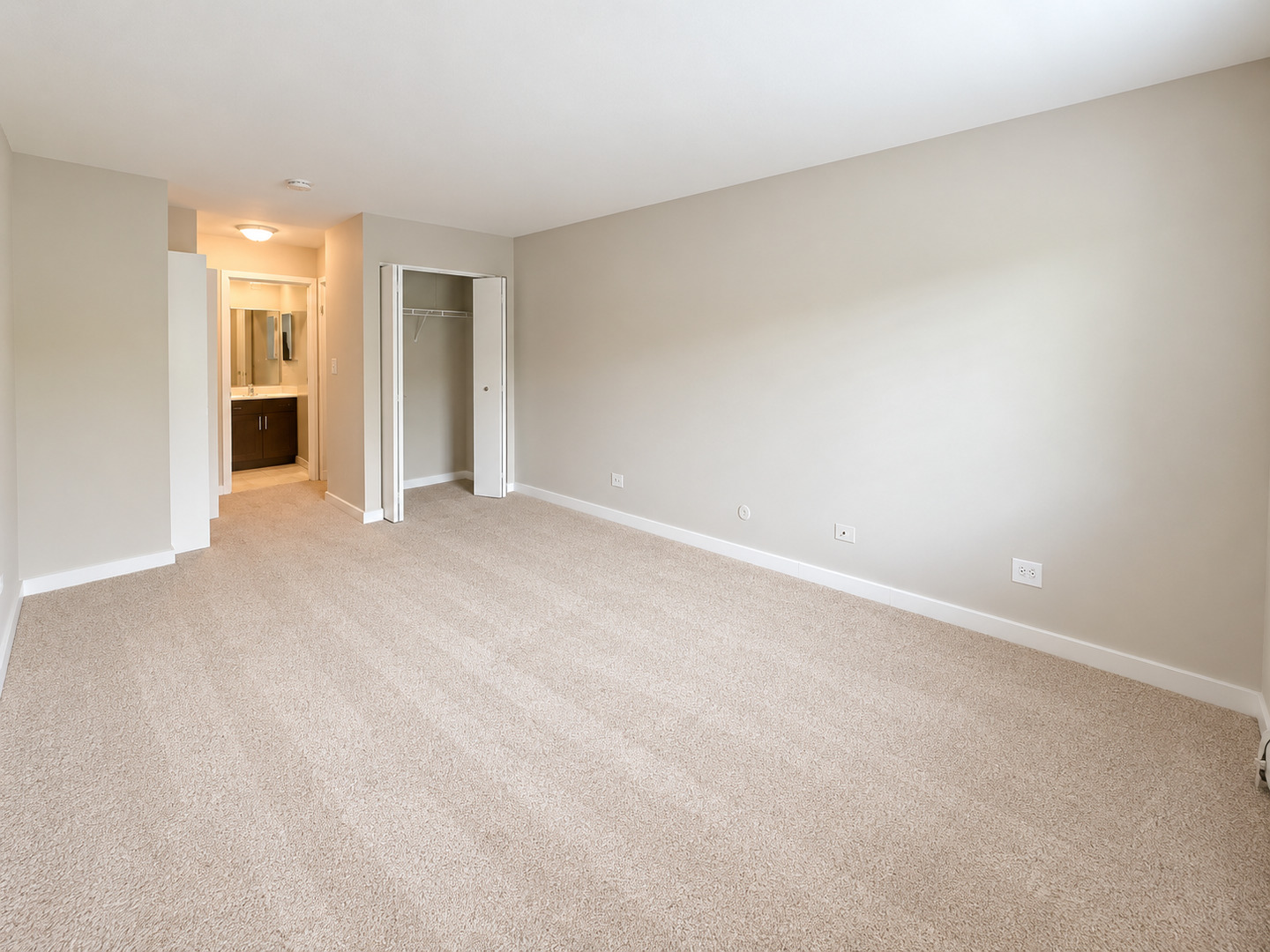 707 W Sheridan Road Unit: 405
