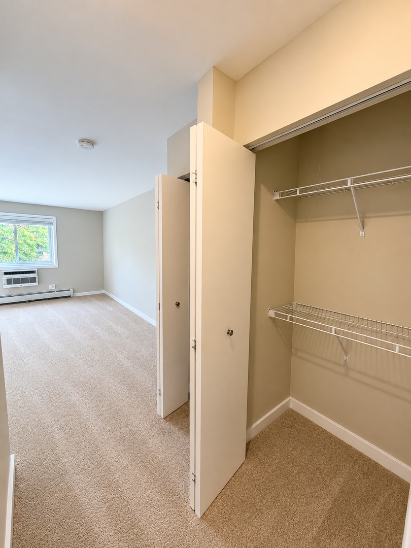 707 W Sheridan Road Unit: 405