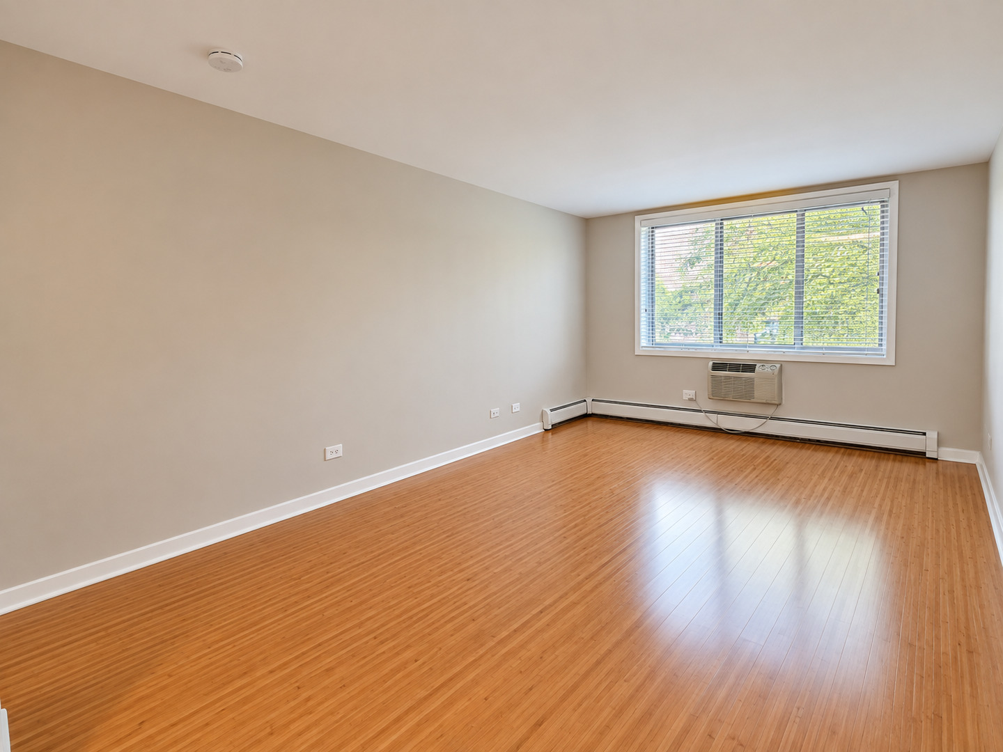 707 W Sheridan Road Unit: 405