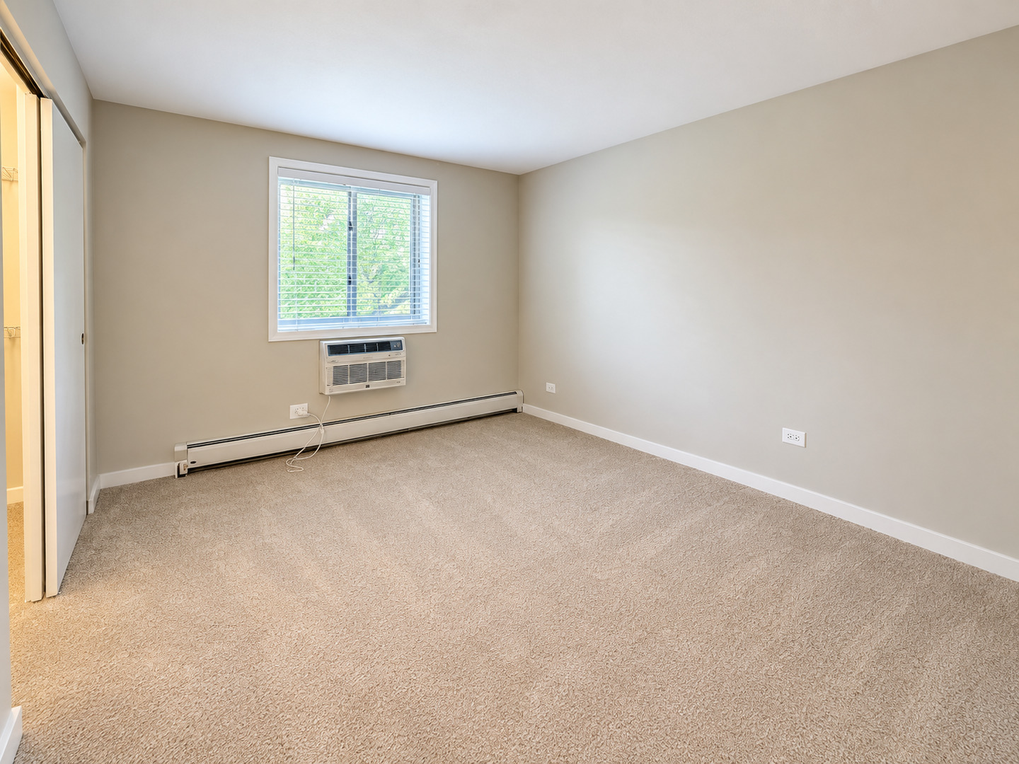 707 W Sheridan Road Unit: 405