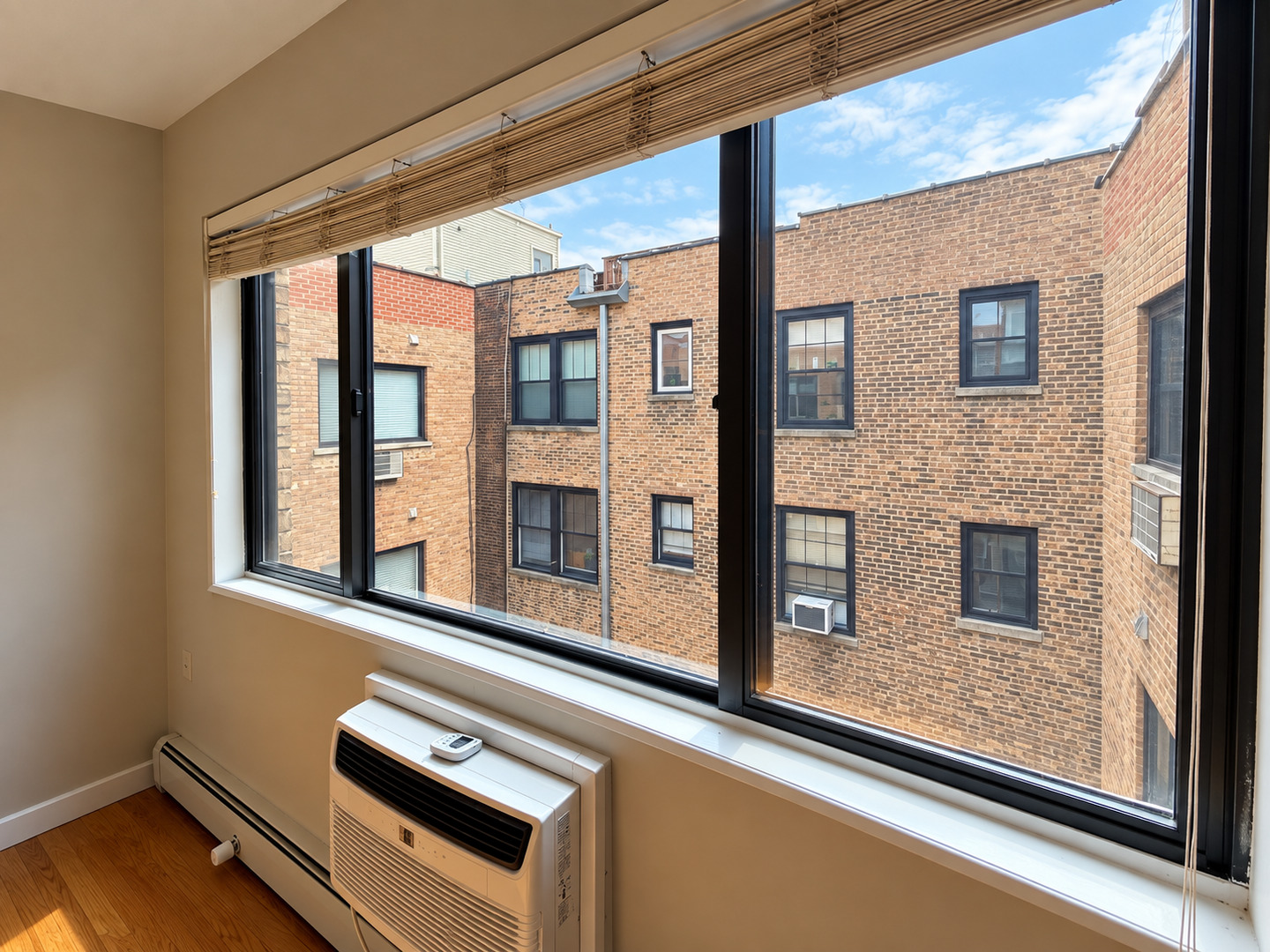 3610 N Pine Grove Avenue Unit: 505