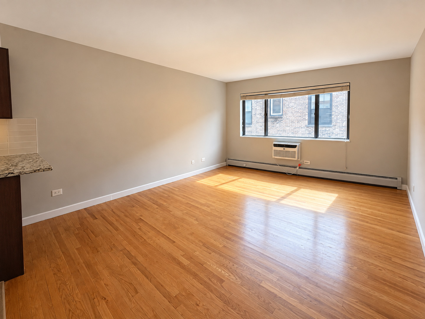 3610 N Pine Grove Avenue Unit: 505