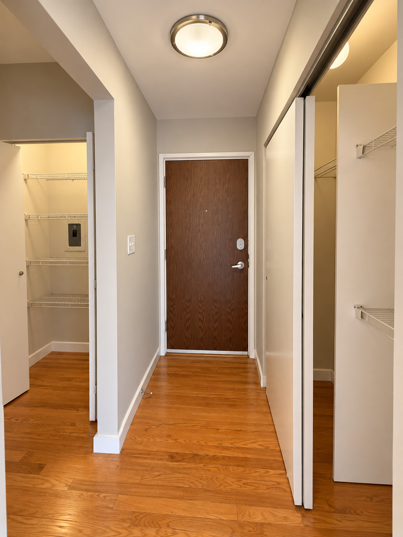 3610 N Pine Grove Avenue Unit: 505