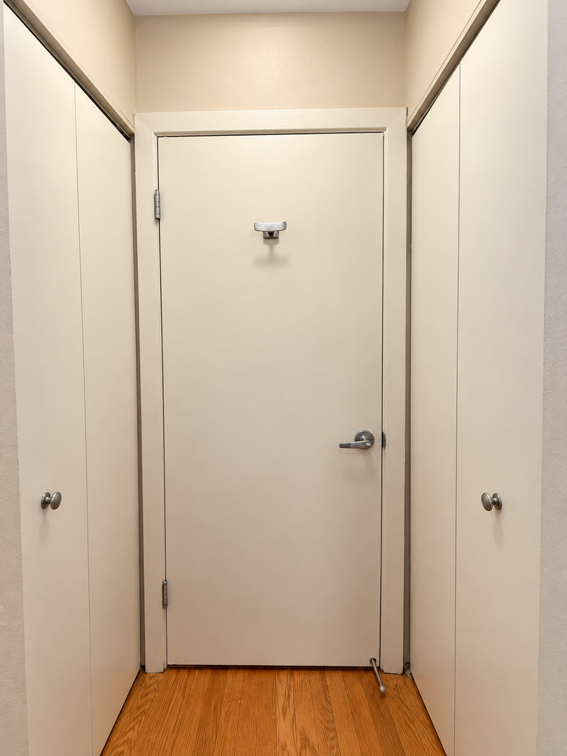 3610 N Pine Grove Avenue Unit: 304