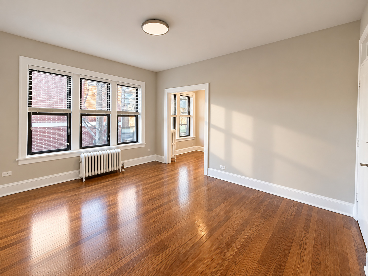823 W Buena Avenue Unit: 207
