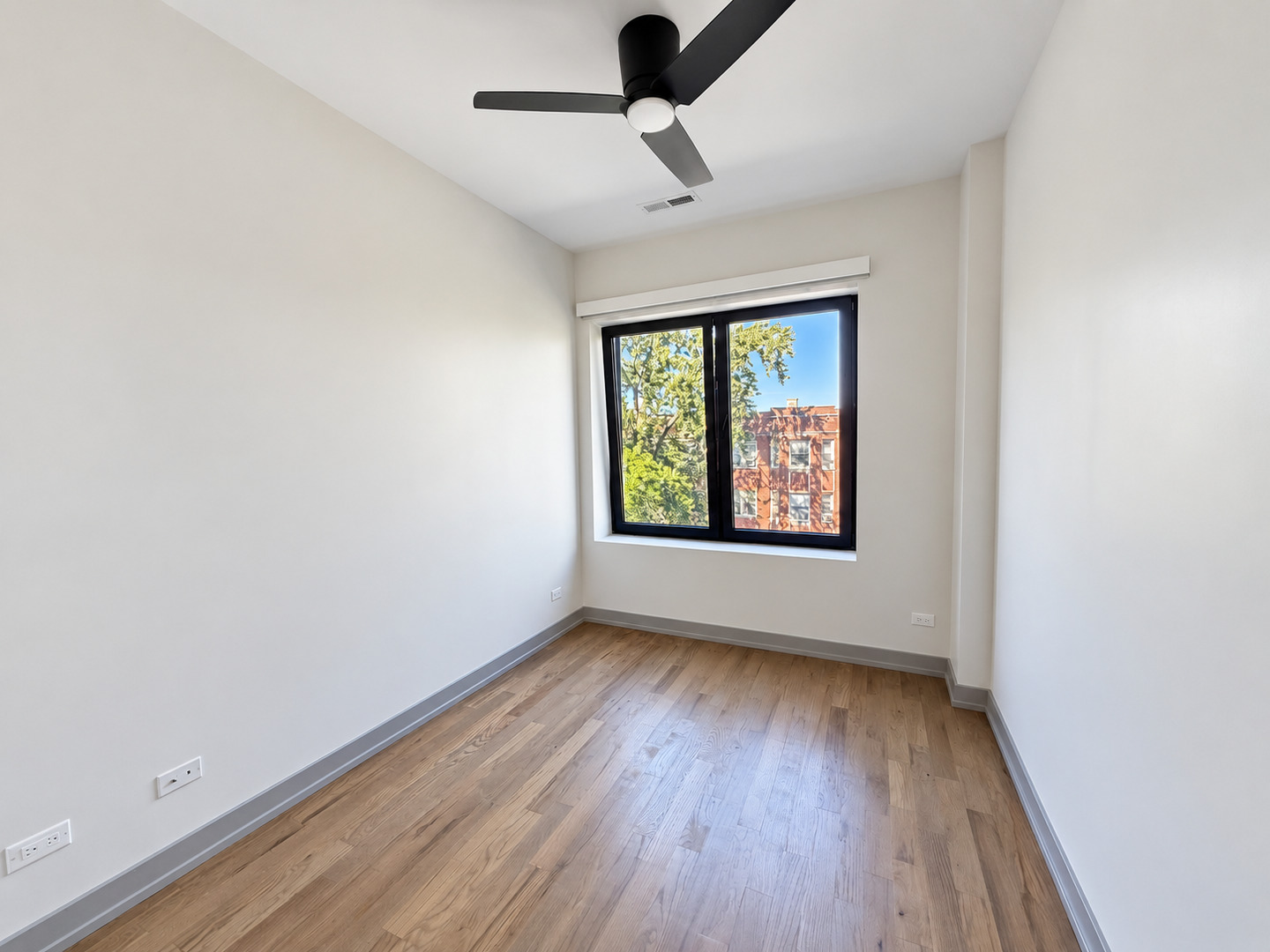 1329 W Estes Avenue Unit: 3B