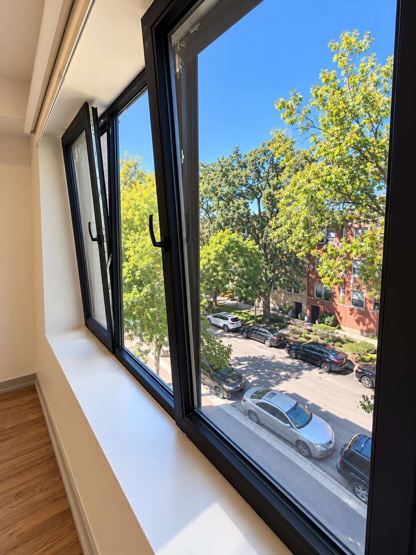 1329 W Estes Avenue Unit: 3B