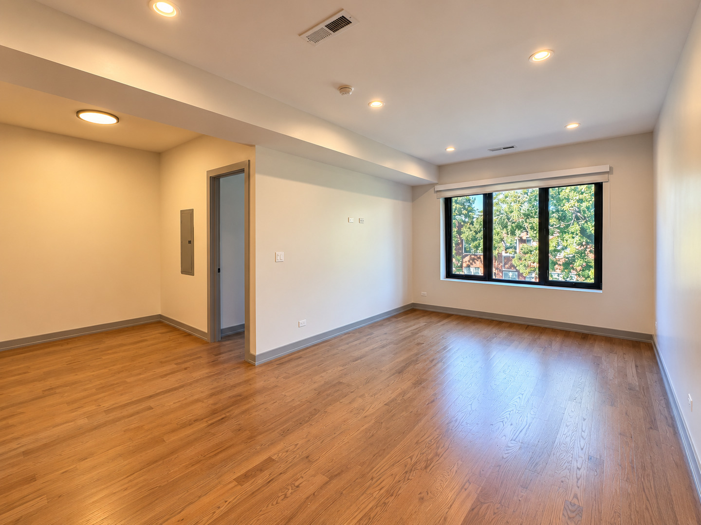 1329 W Estes Avenue Unit: 3B