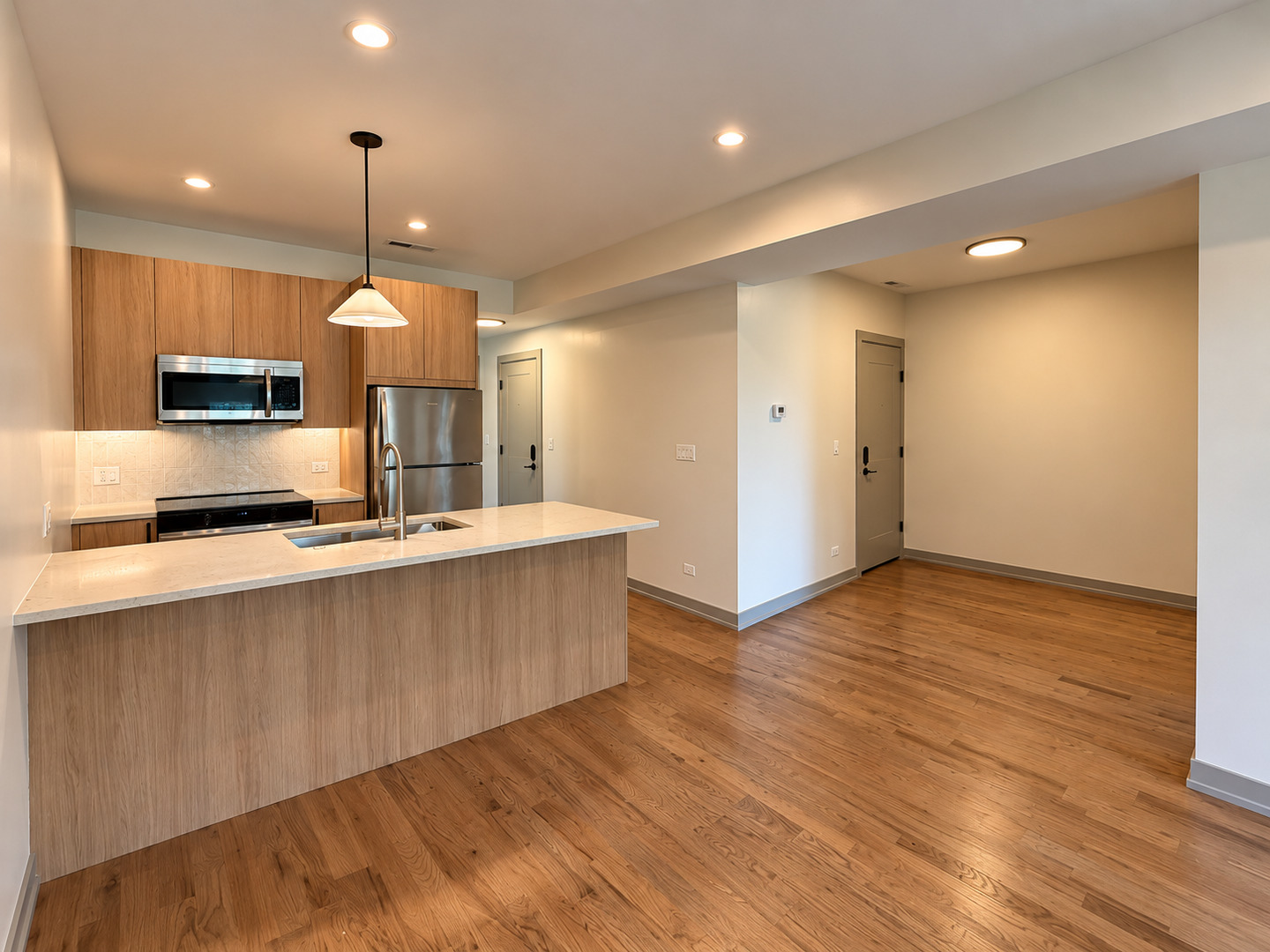 1329 W Estes Avenue Unit: 3B
