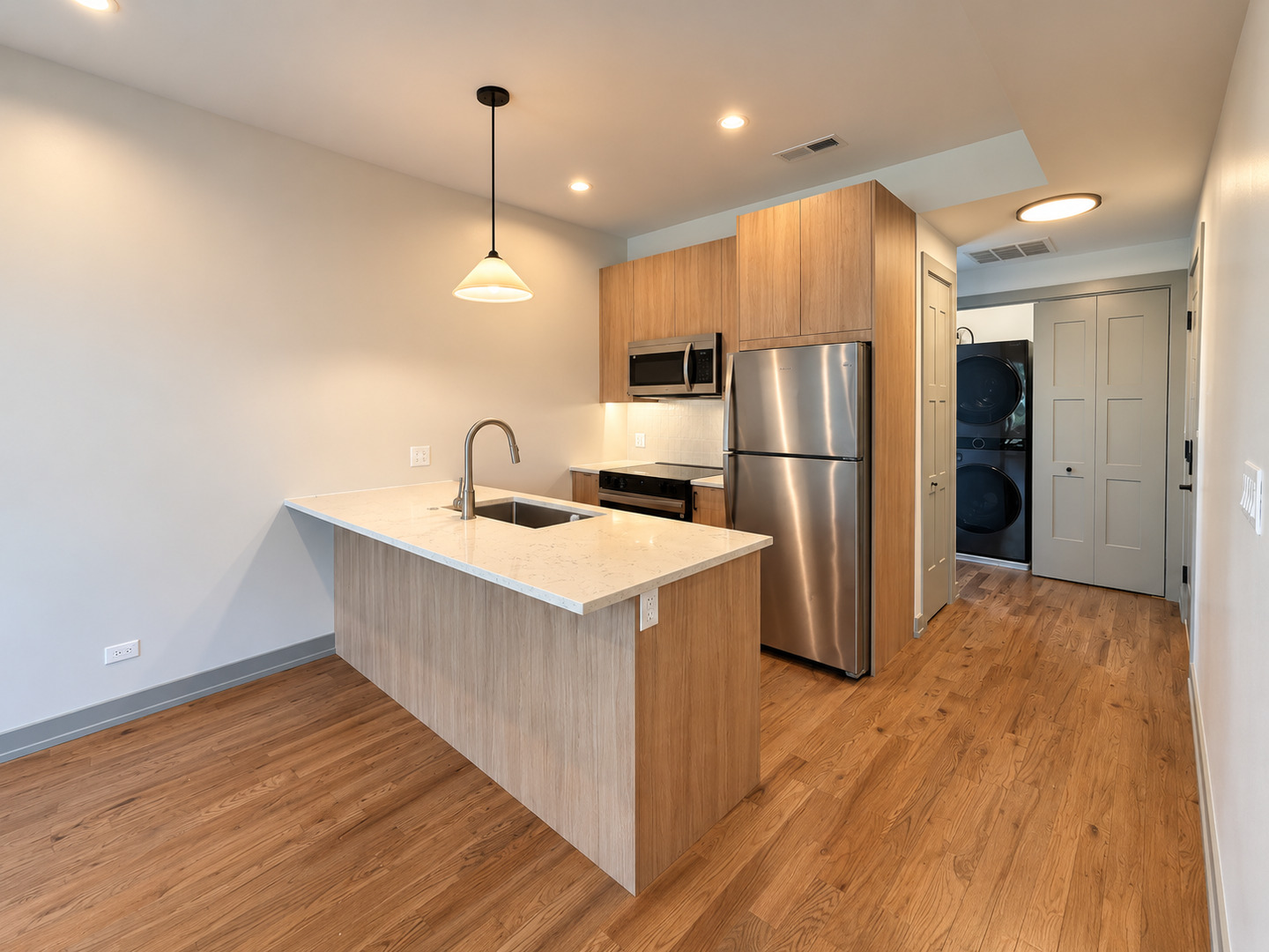 1329 W Estes Avenue Unit: 3B