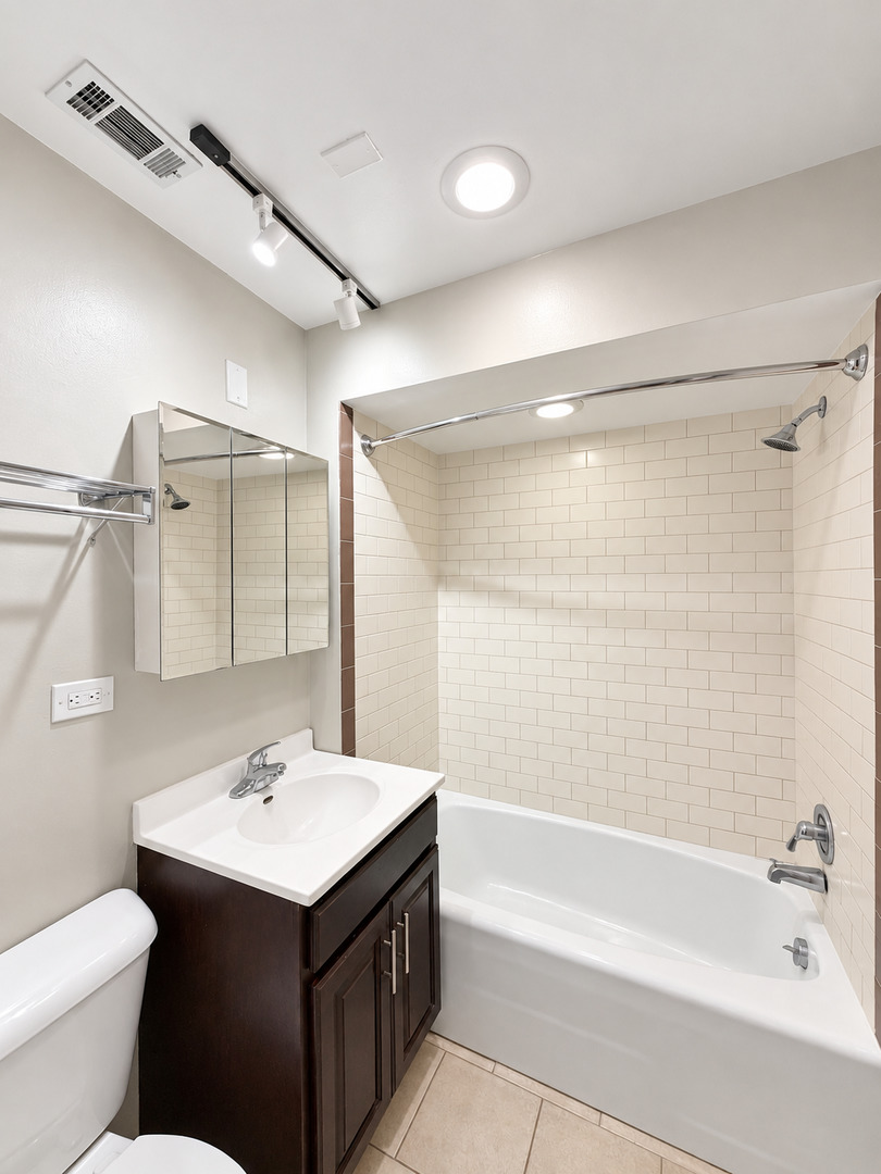 3170 N Sheridan Road Unit: 812