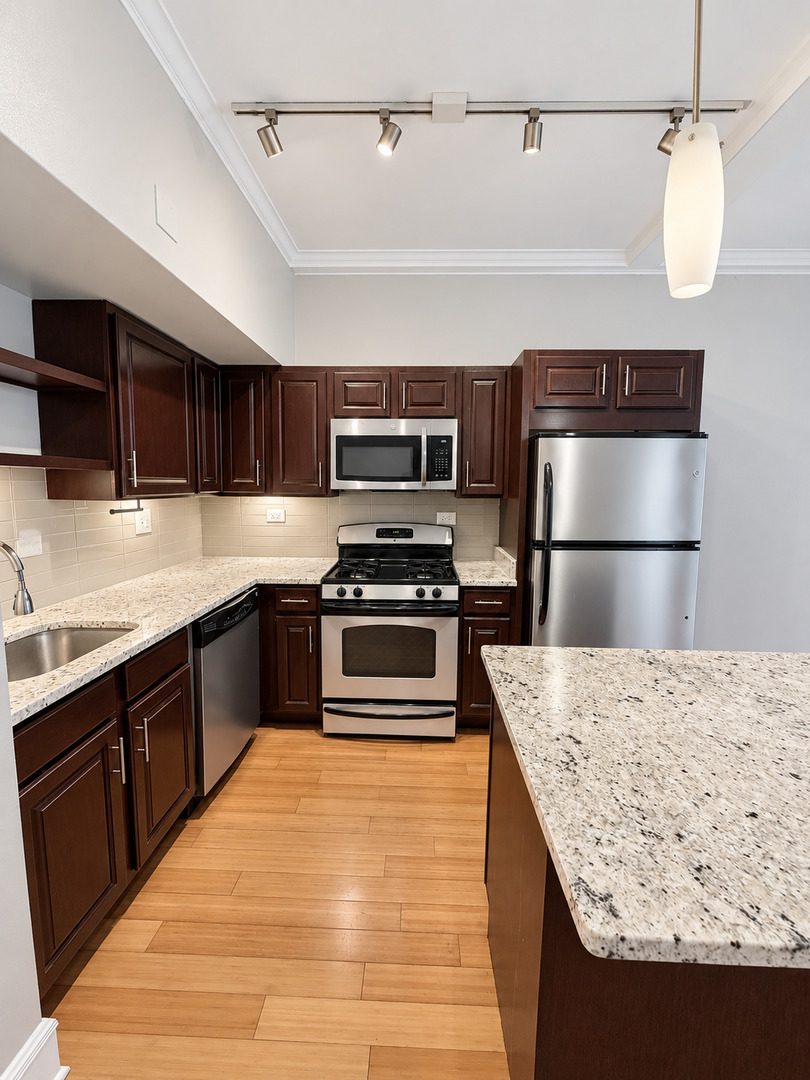 3170 N Sheridan Road Unit: 812