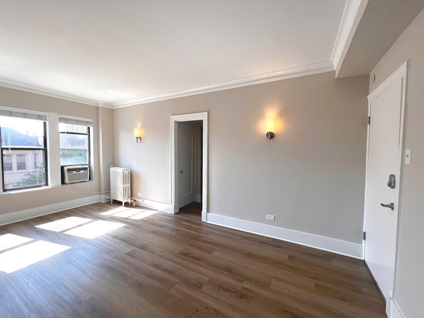 4157 N Clarendon Avenue Unit: 304
