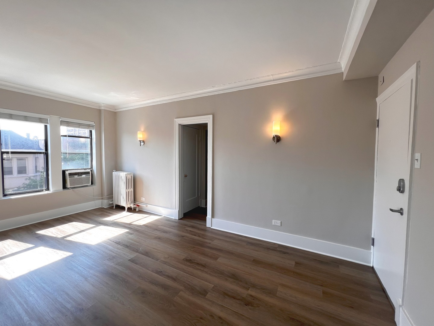 4157 N Clarendon Avenue Unit: 304
