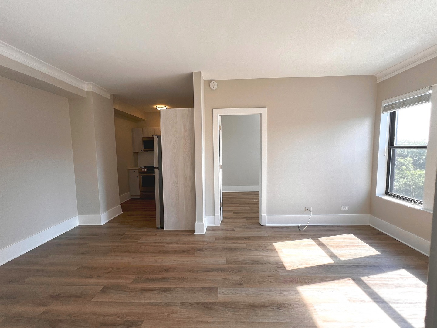 4157 N Clarendon Avenue Unit: 304