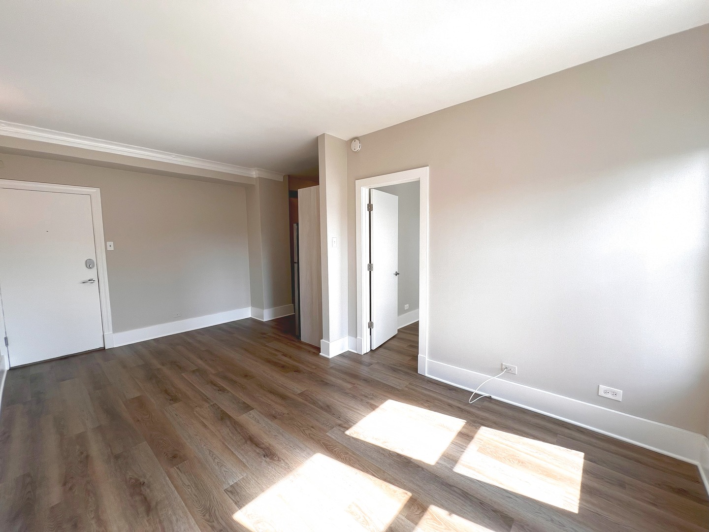 4157 N Clarendon Avenue Unit: 304