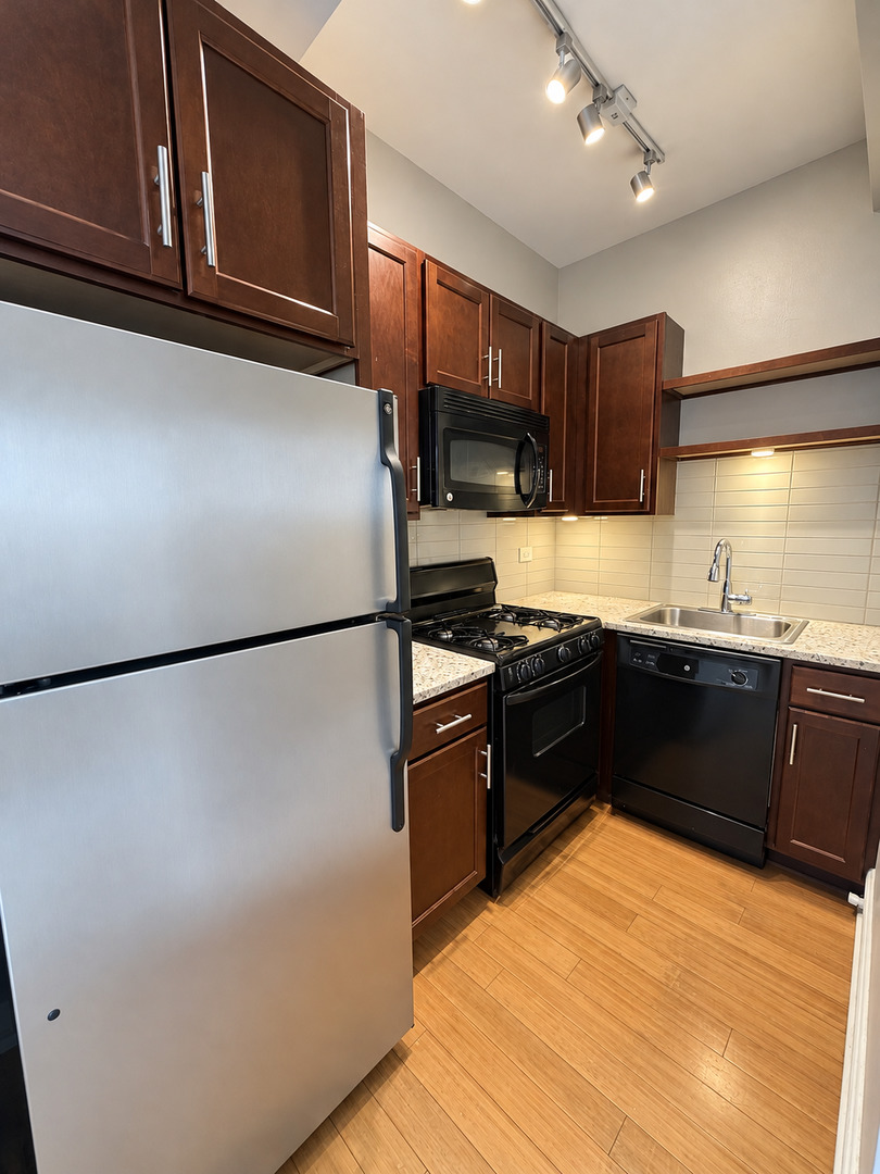 3170 N Sheridan Road Unit: 601