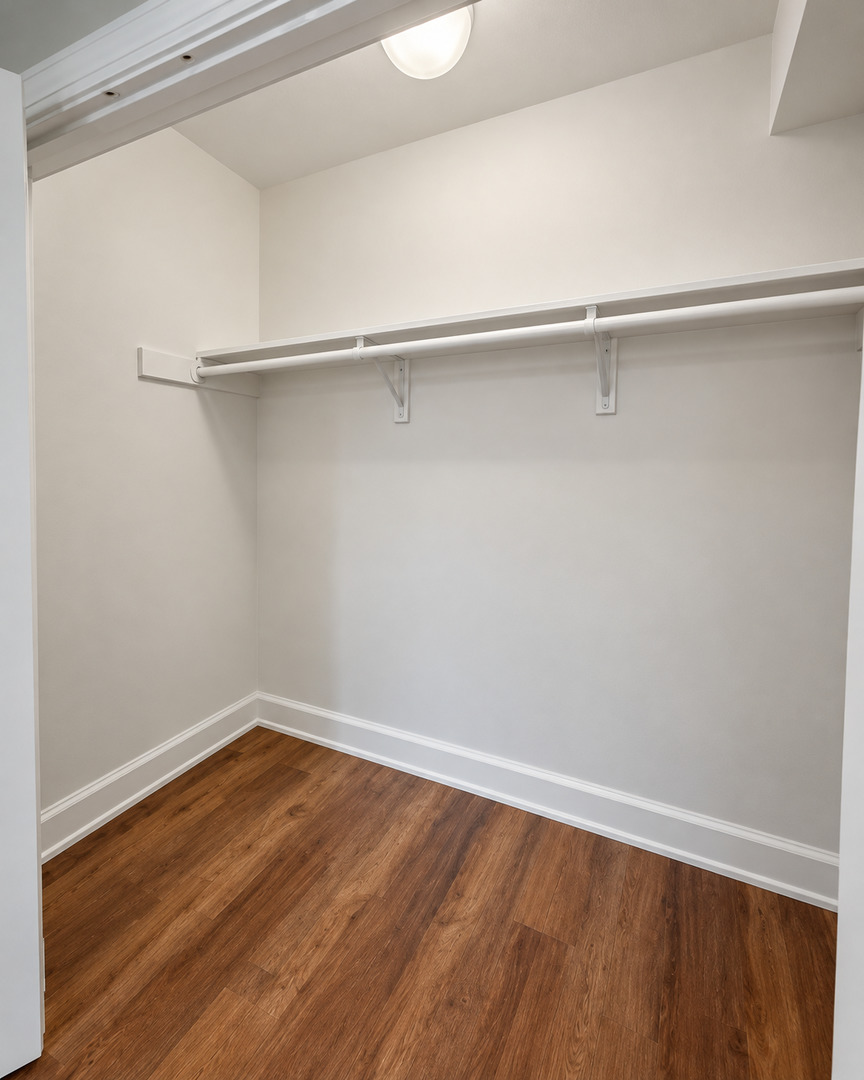 3170 N Sheridan Road Unit: 907
