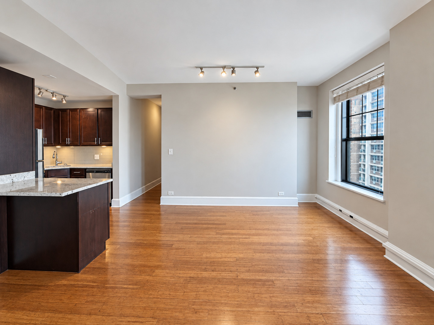 3170 N Sheridan Road Unit: 907