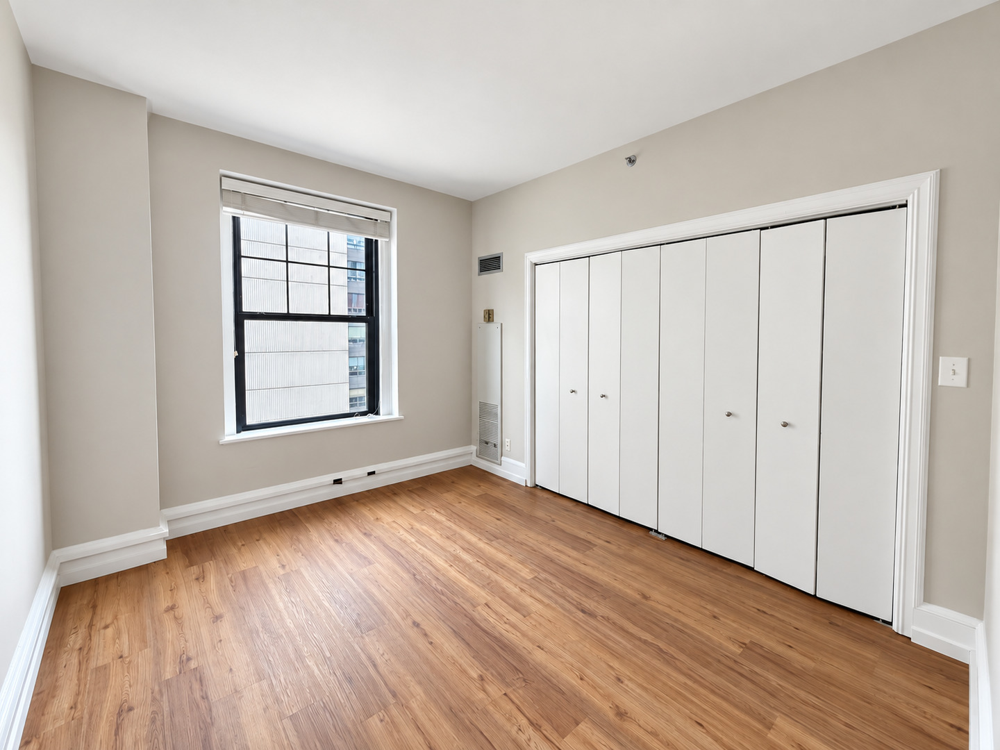 3170 N Sheridan Road Unit: 907