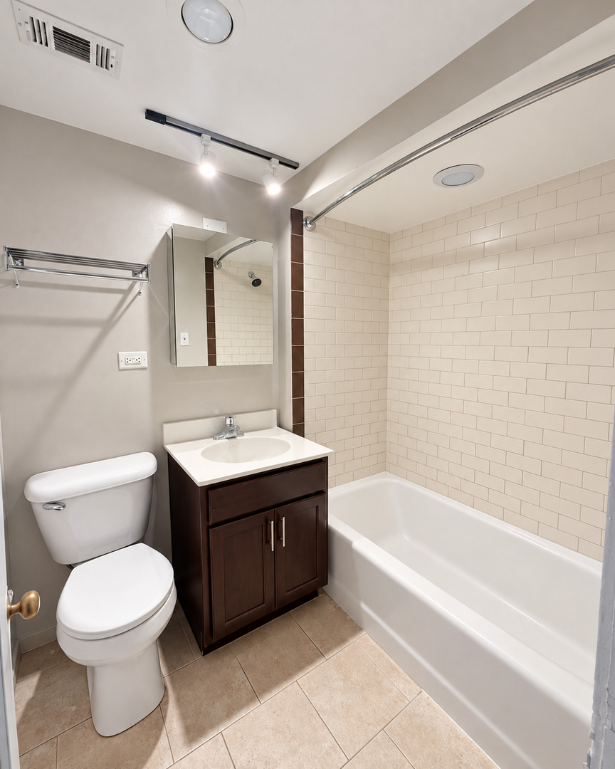 3170 N Sheridan Road Unit: 907