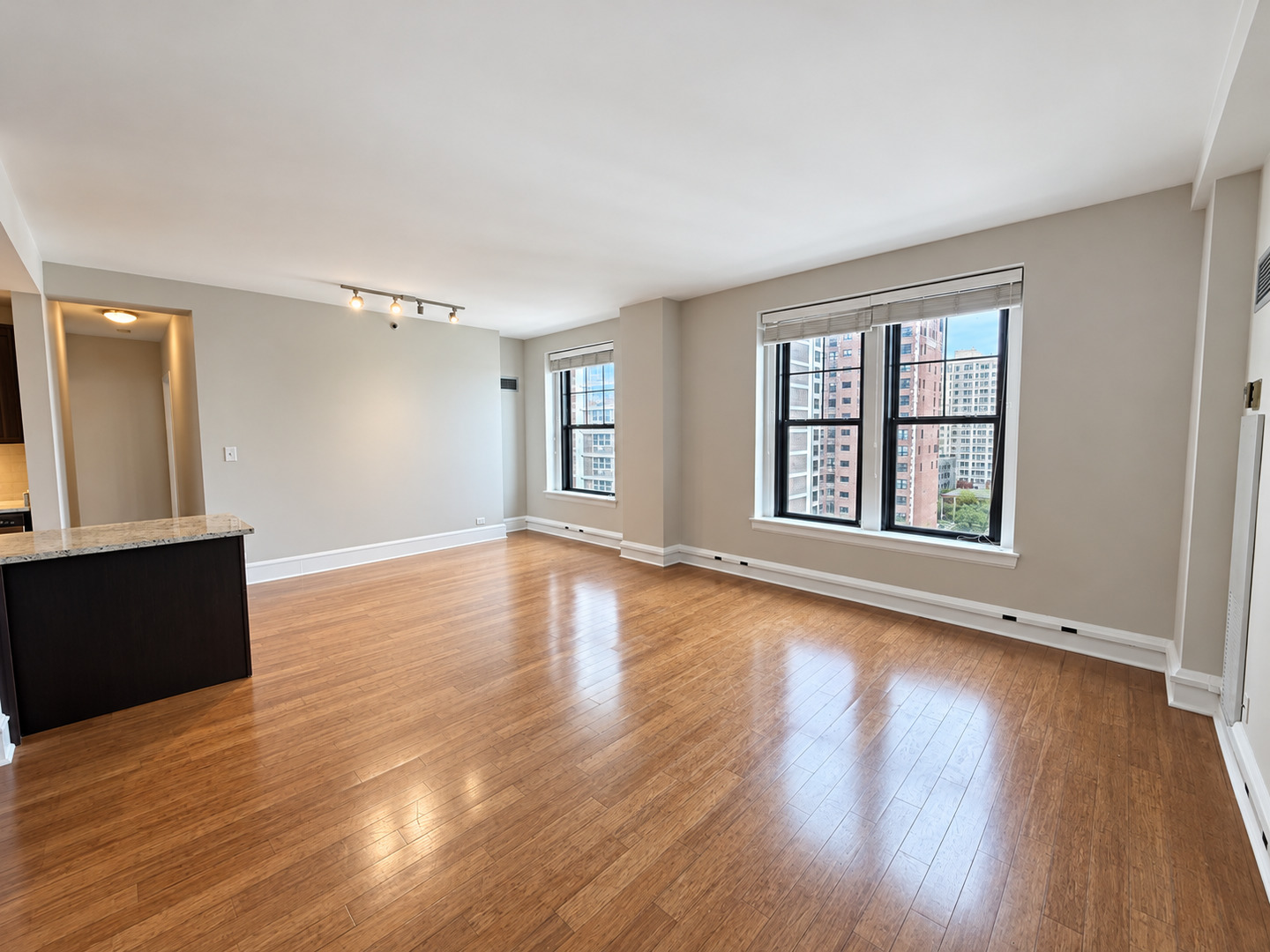 3170 N Sheridan Road Unit: 907