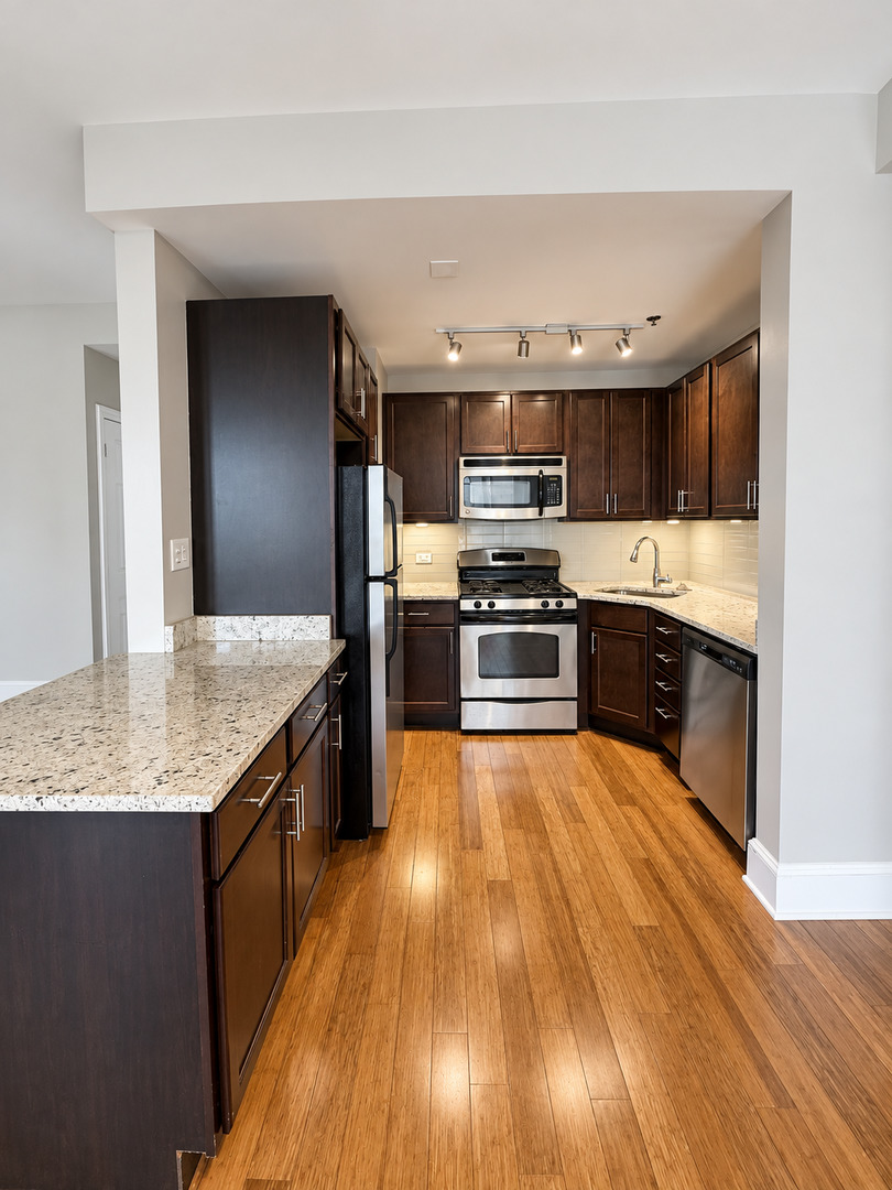 3170 N Sheridan Road Unit: 907