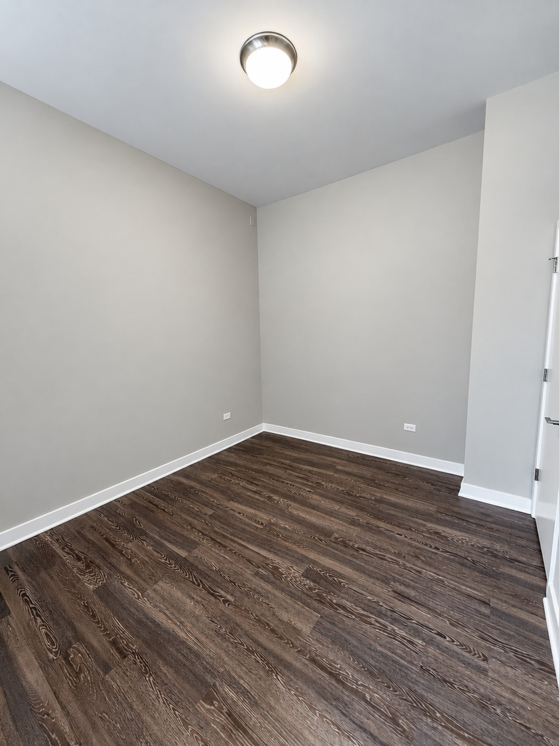1545 W North Avenue Unit: 301