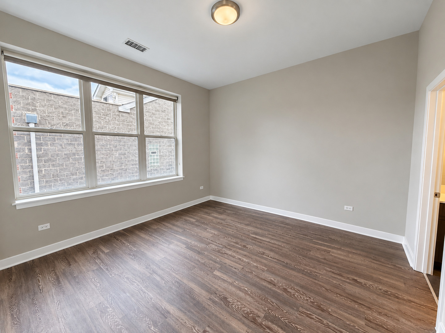 1545 W North Avenue Unit: 301