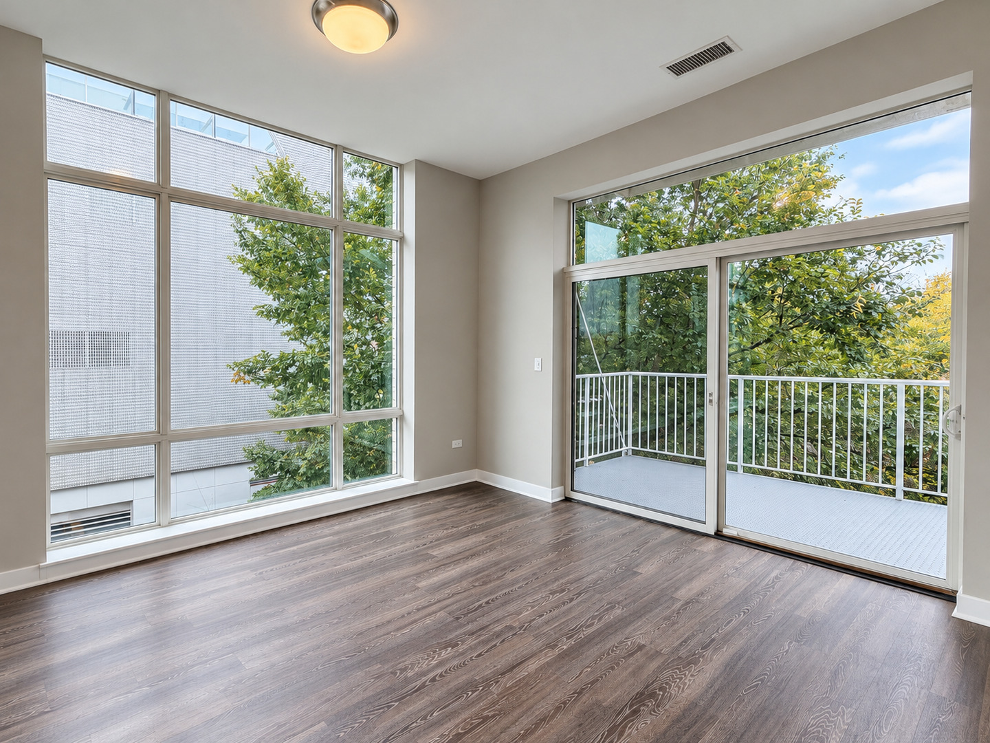 1545 W North Avenue Unit: 301