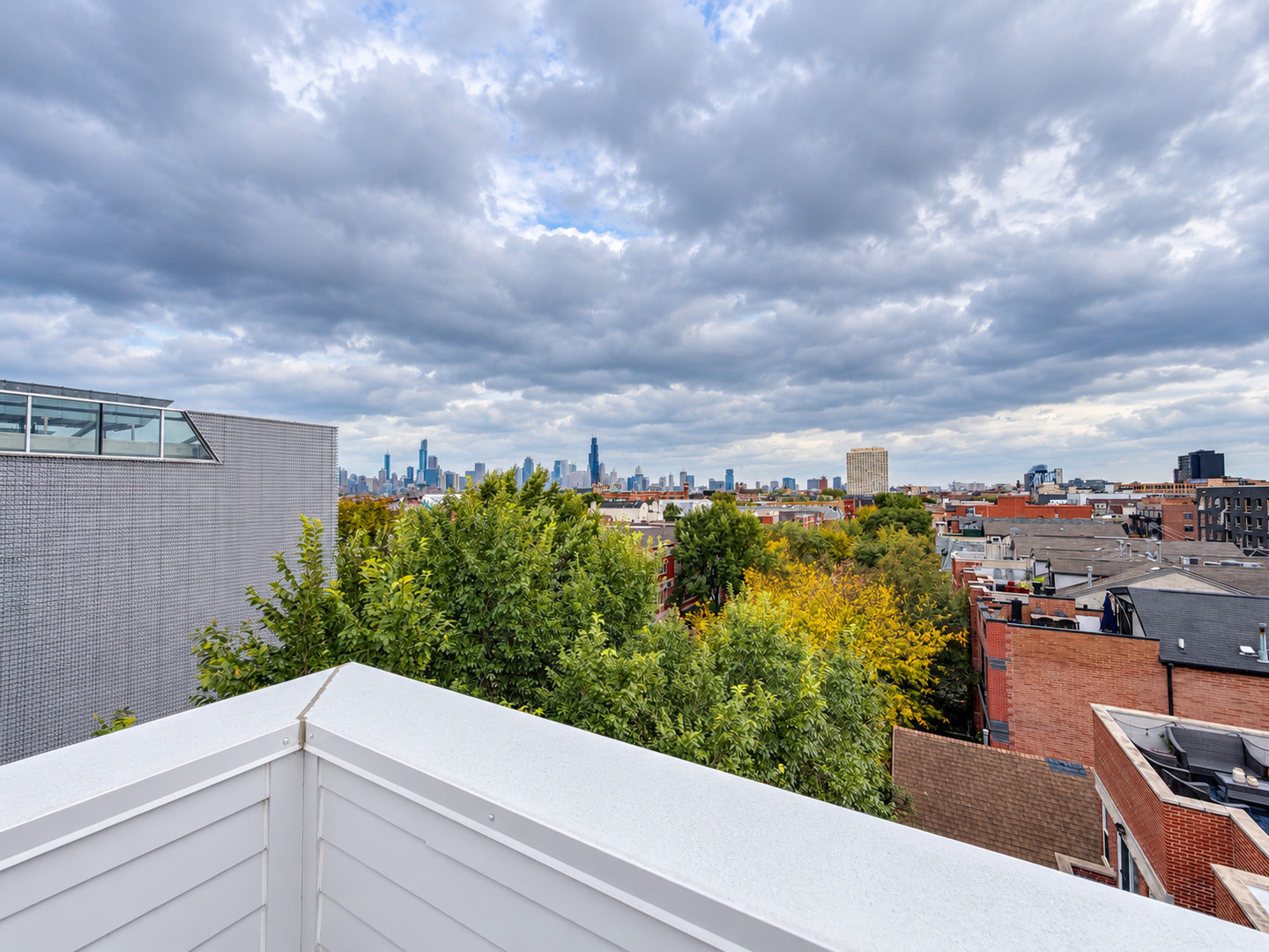 1545 W North Avenue Unit: 401