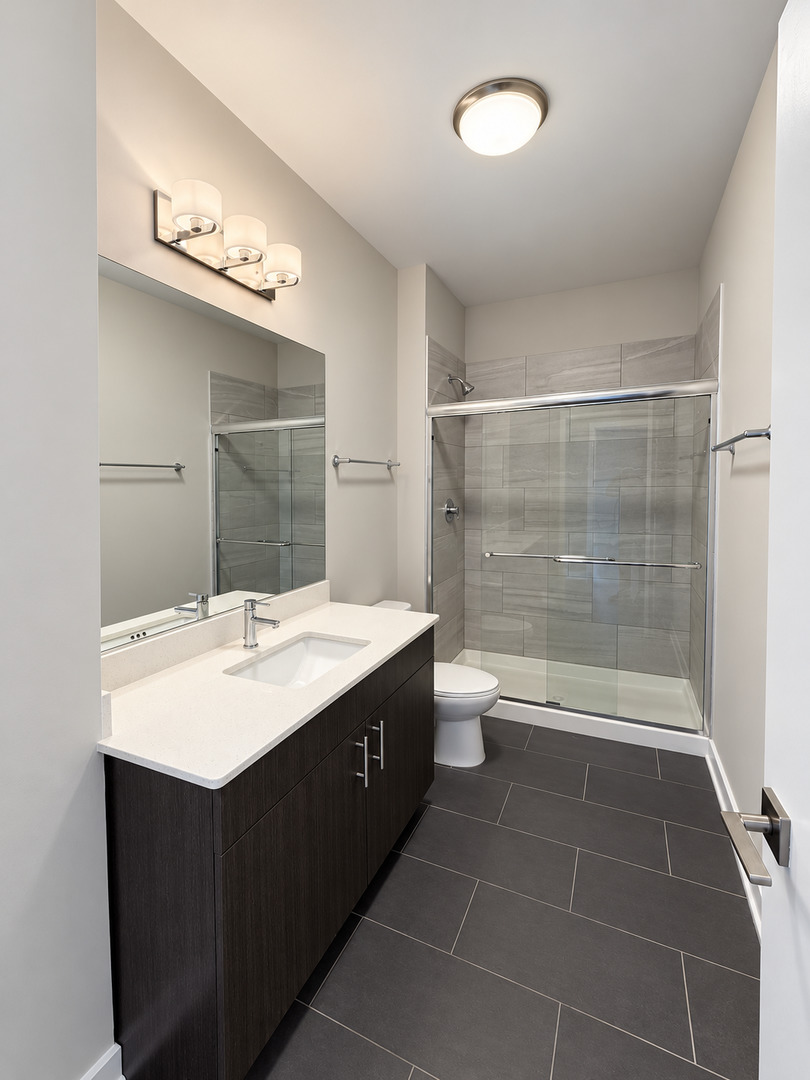 1545 W North Avenue Unit: 401