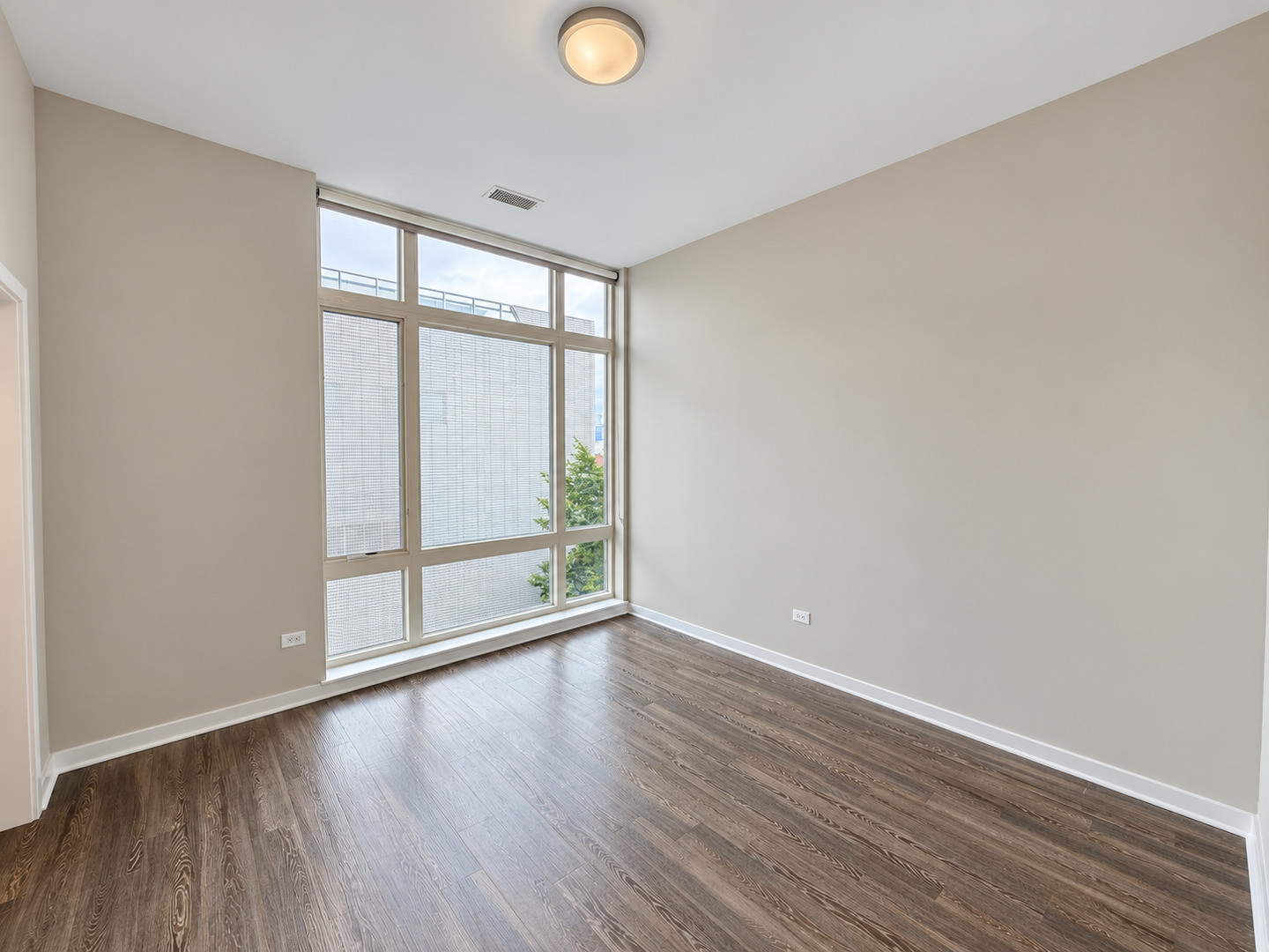 1545 W North Avenue Unit: 401