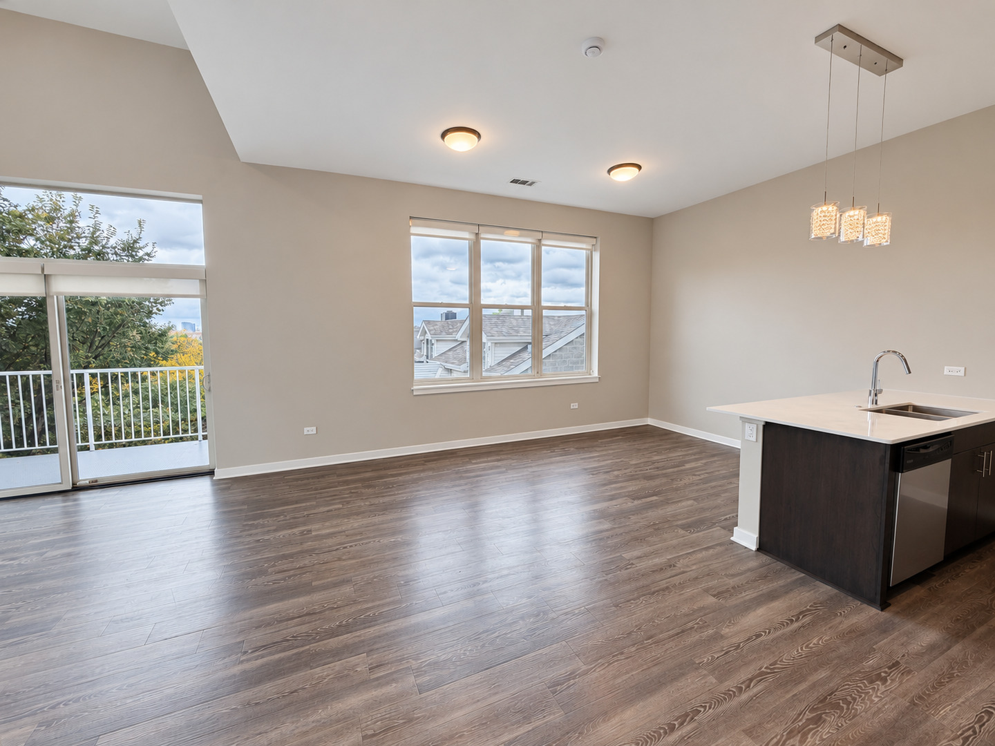 1545 W North Avenue Unit: 401