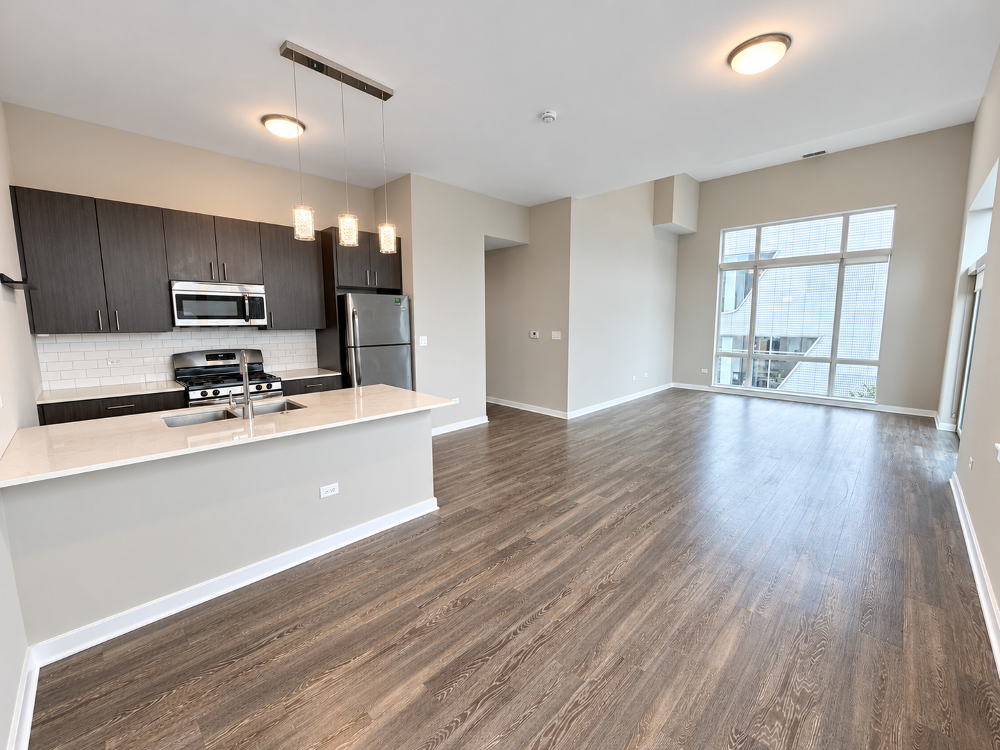 1545 W North Avenue Unit: 401