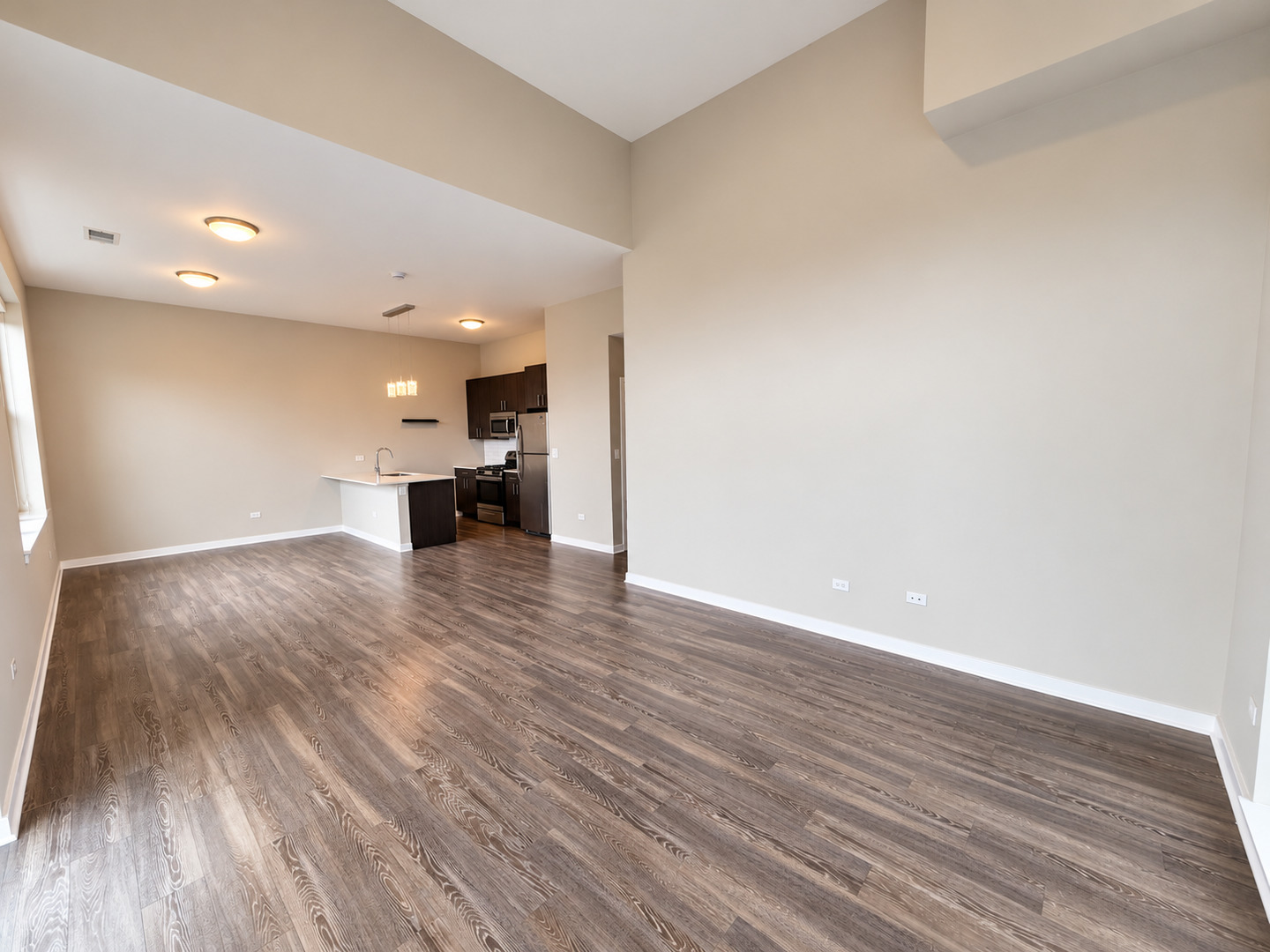 1545 W North Avenue Unit: 401