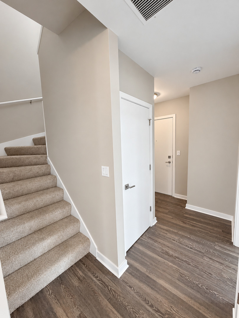 1545 W North Avenue Unit: 401