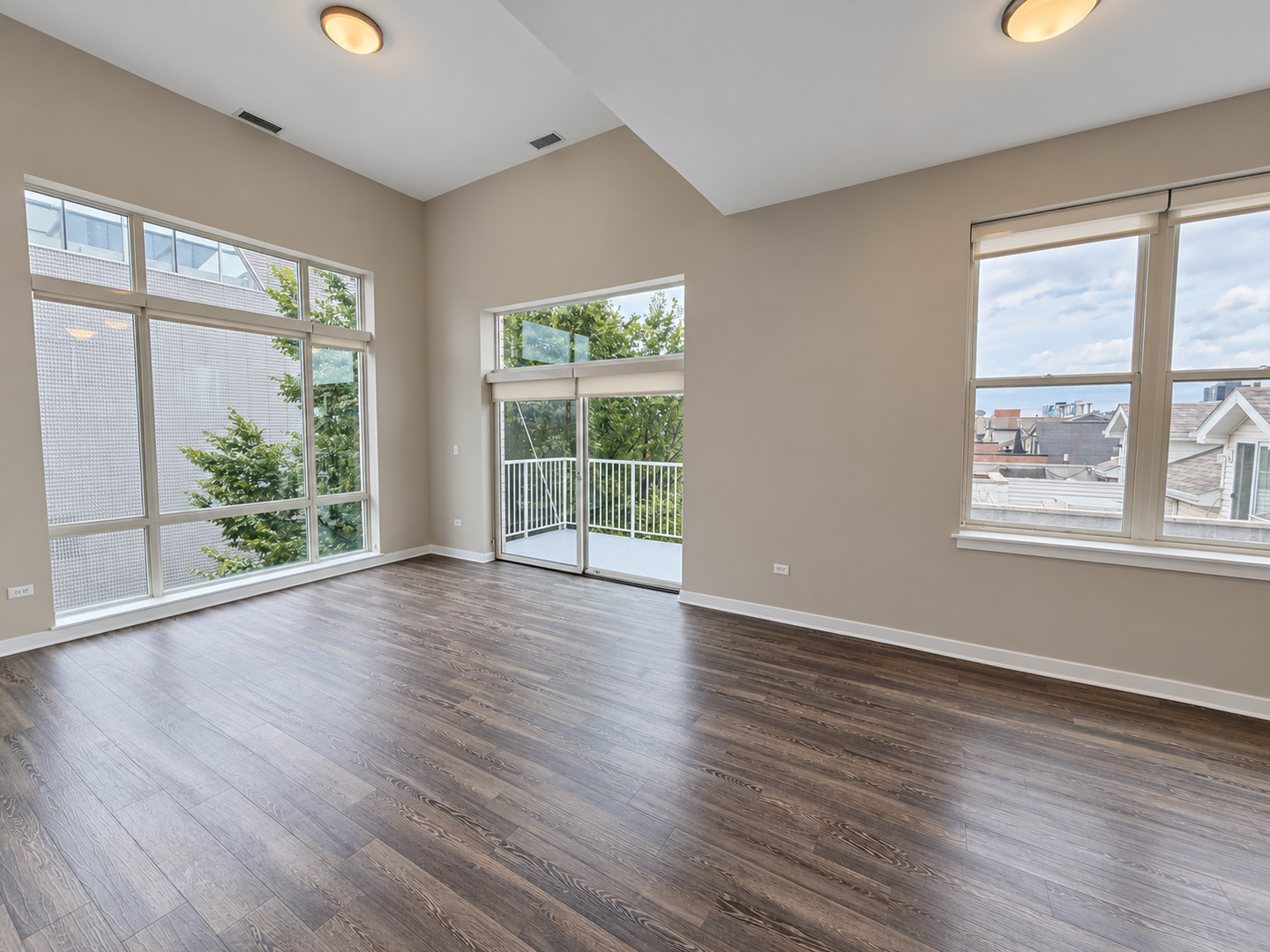 1545 W North Avenue Unit: 401