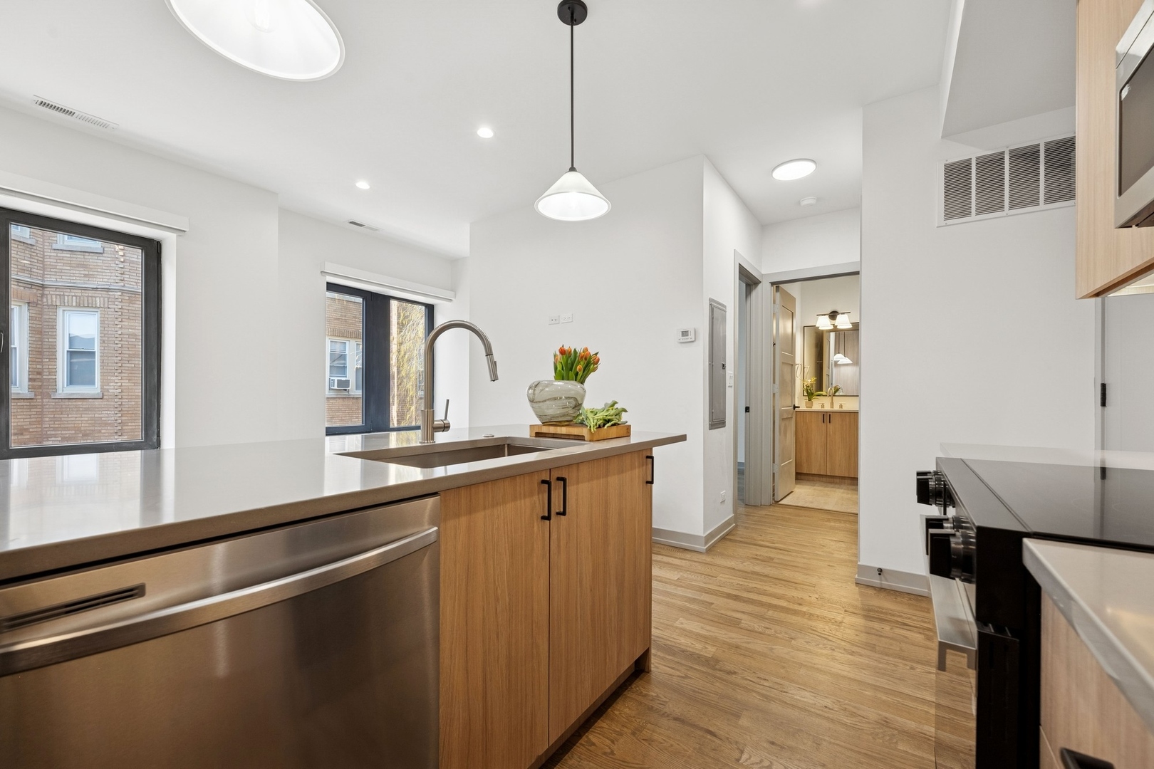 1341 W Estes Avenue Unit: 3D